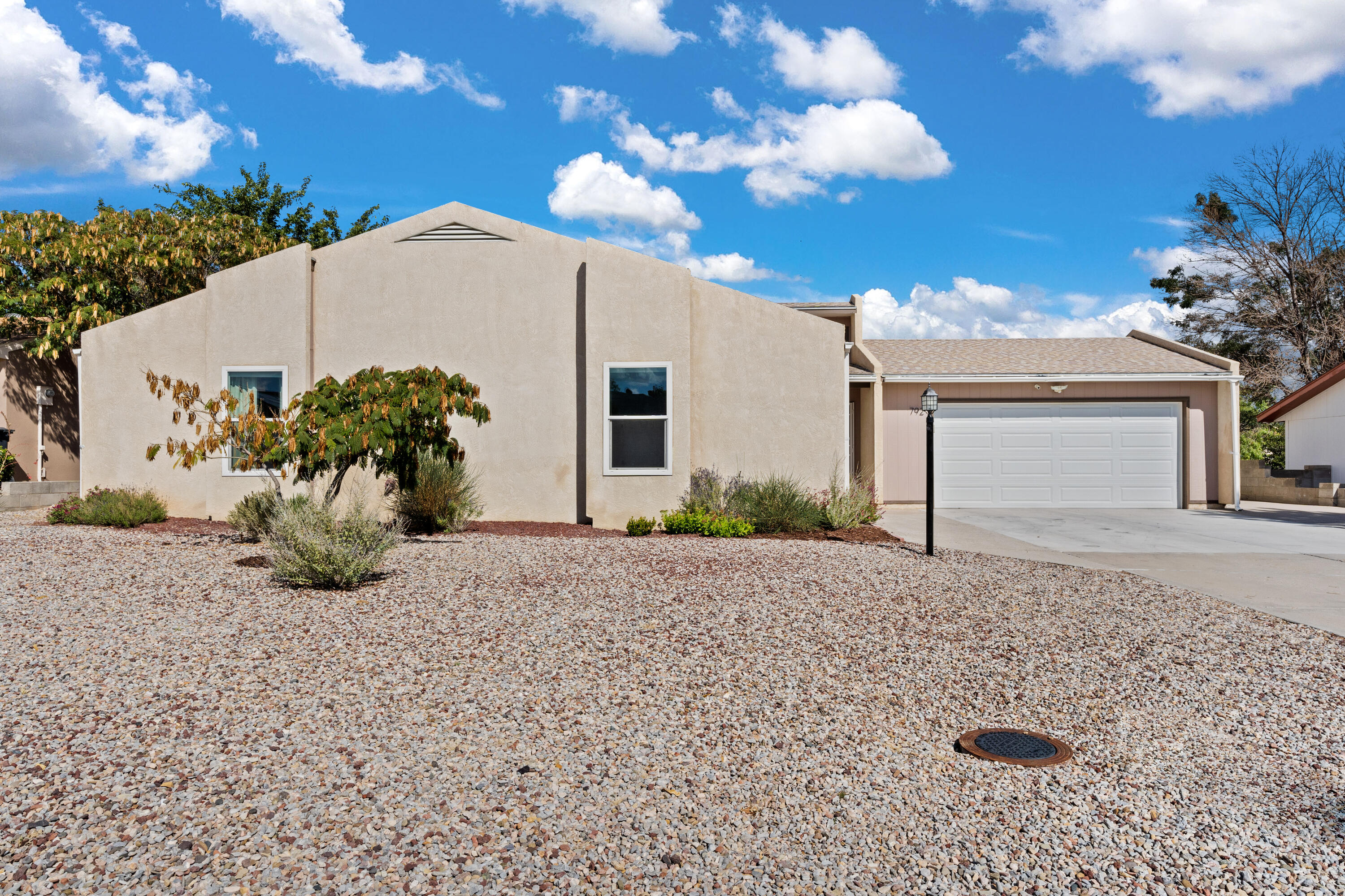 792 STAGECOACH Road SE