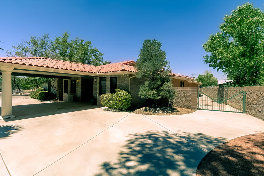 701 LOS POBLANOS RANCH Road NW