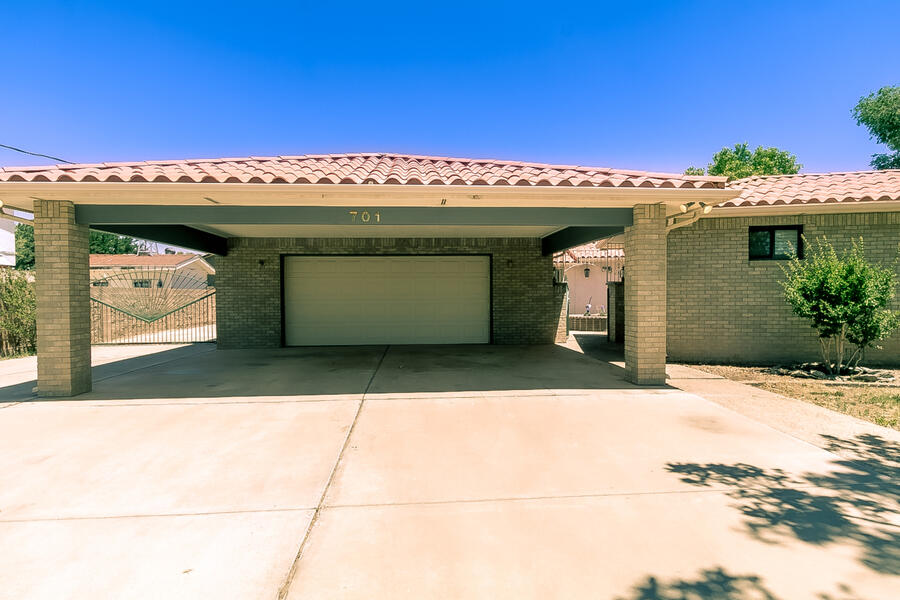 701 LOS POBLANOS RANCH Road NW