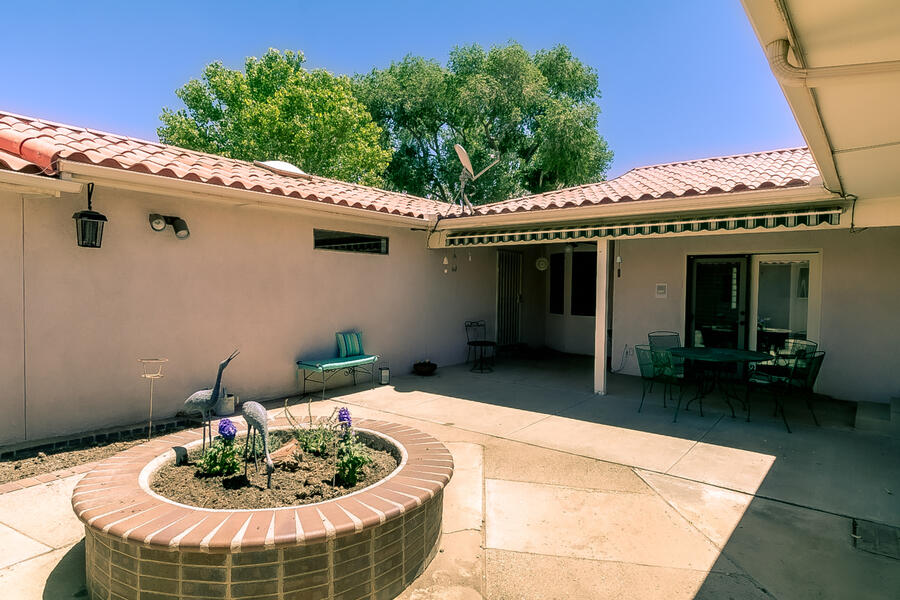 701 LOS POBLANOS RANCH Road NW