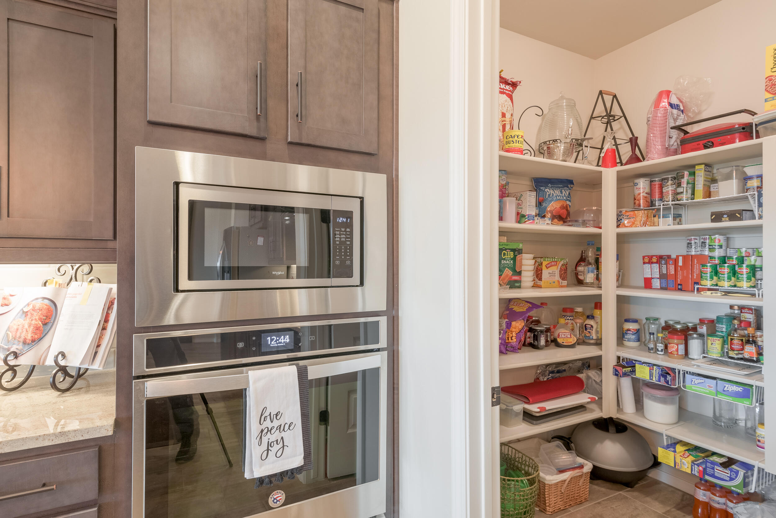 4081 MOUNTAIN TRAIL Loop NE