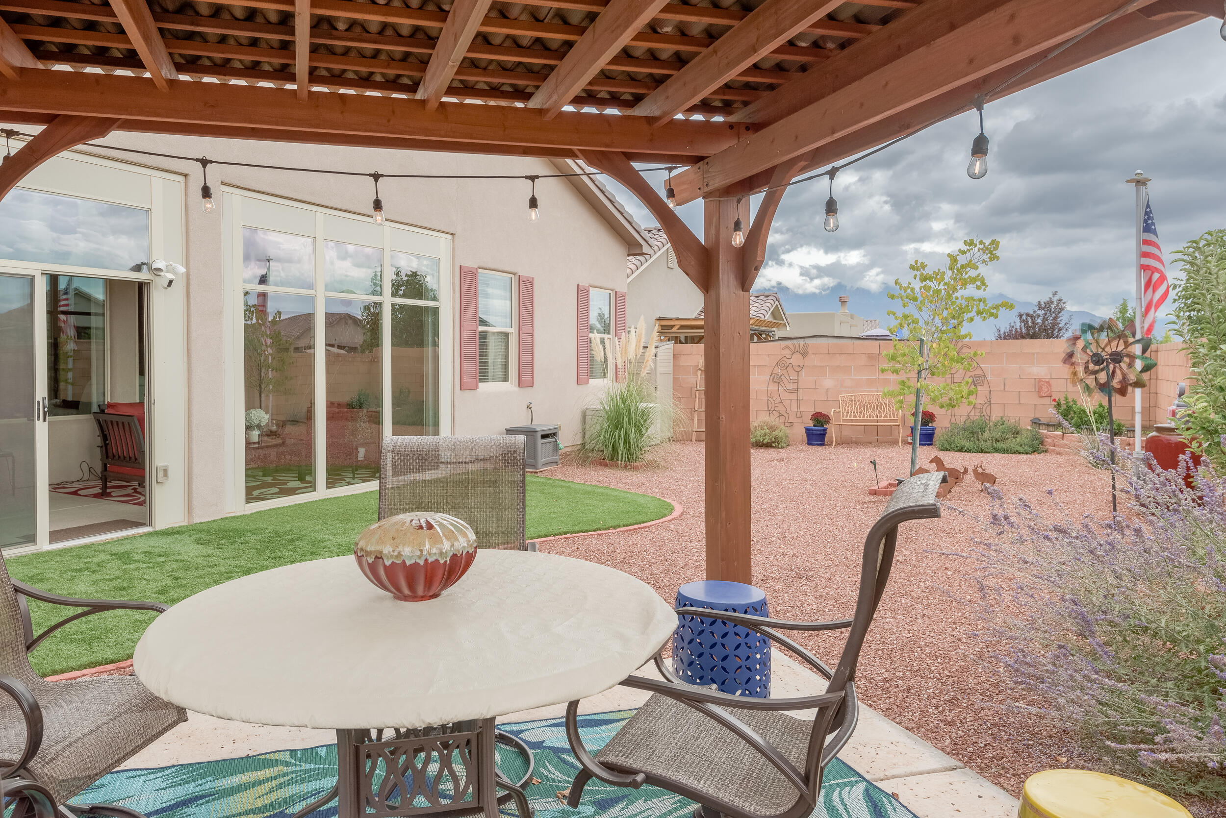 4081 MOUNTAIN TRAIL Loop NE