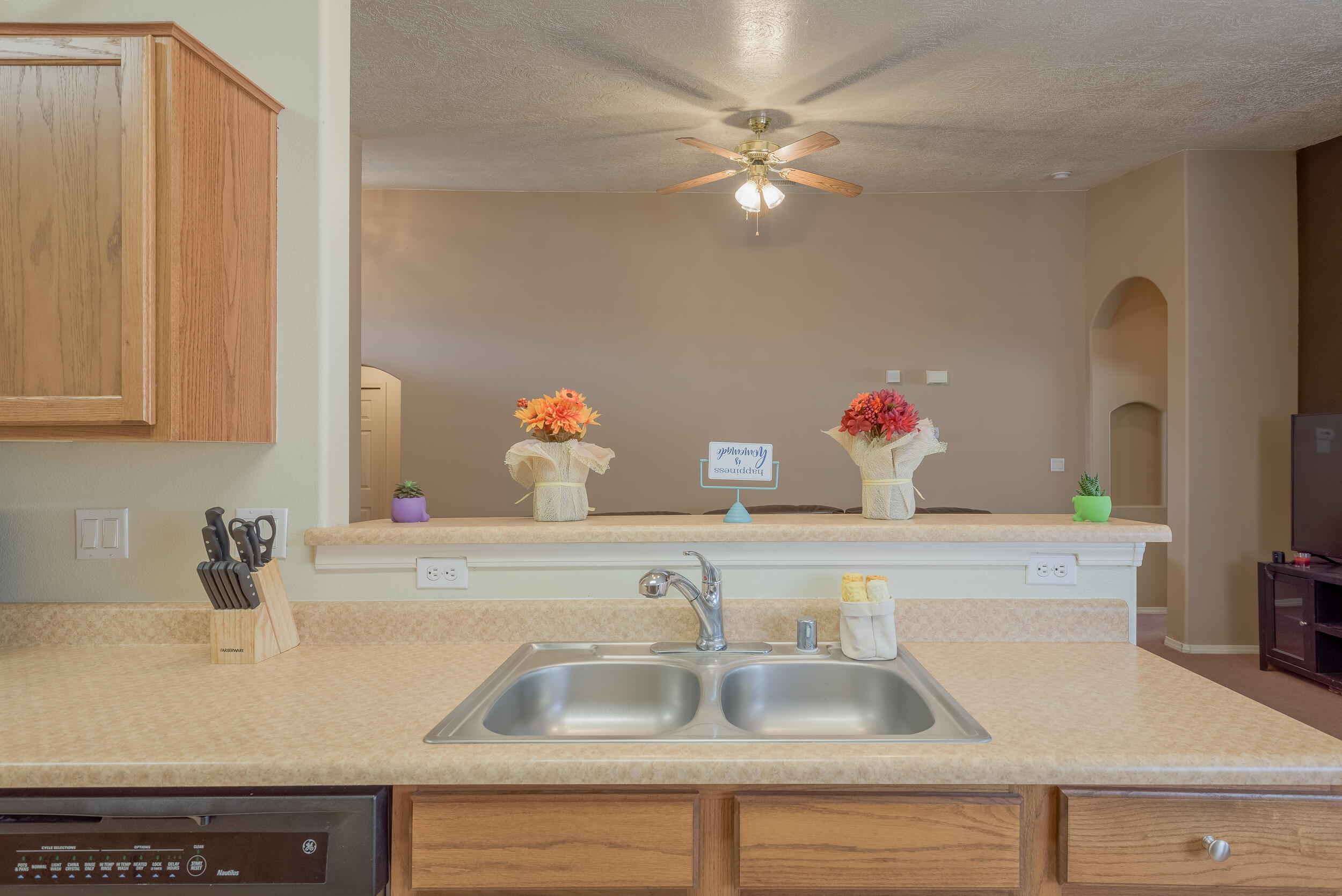 6815 CALLE CIELO SW