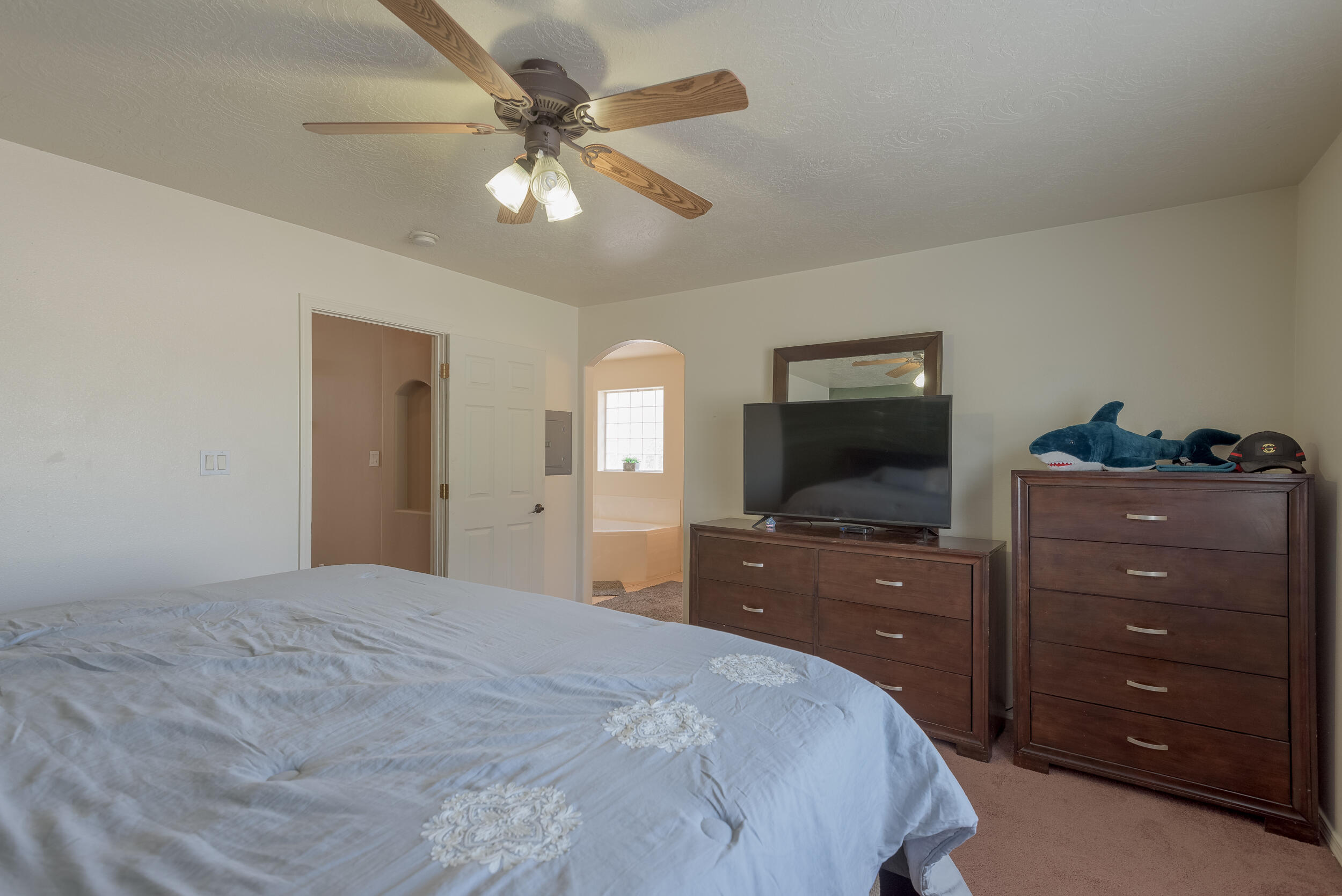 6815 CALLE CIELO SW