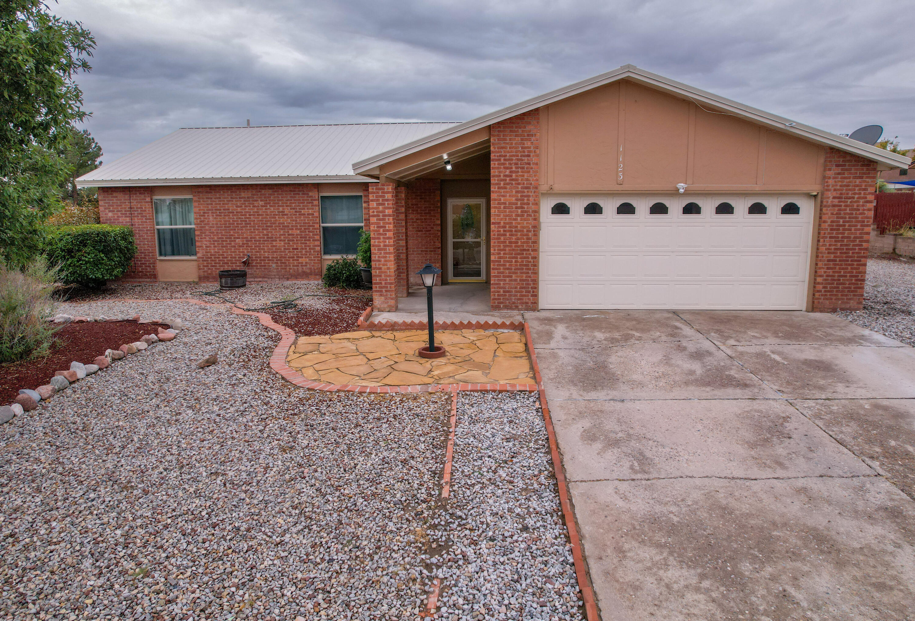 1123 CASCADE Road SE