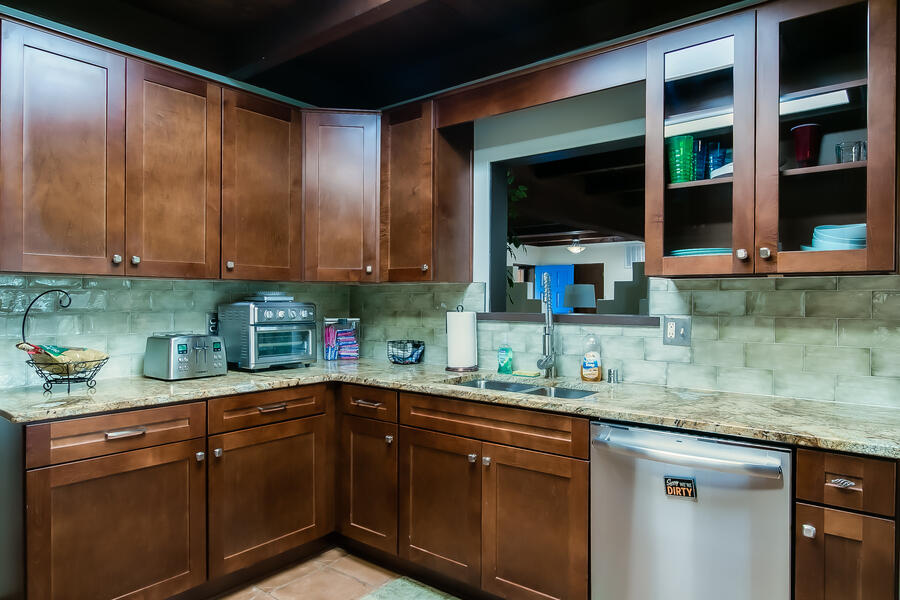 10 APPLEWOOD Lane NW