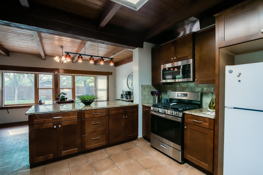 10 APPLEWOOD Lane NW