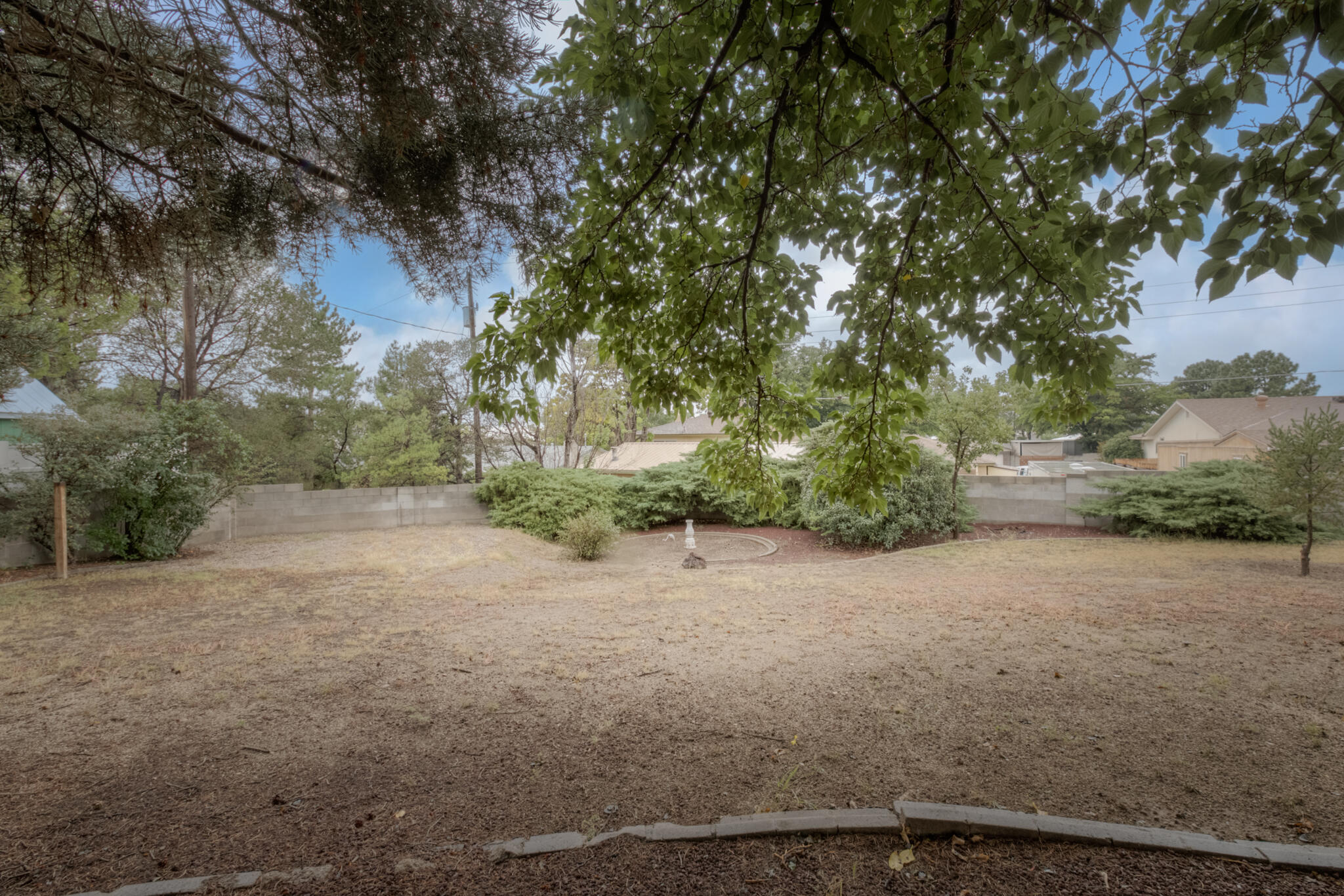 3605 YOSEMITE Drive NE