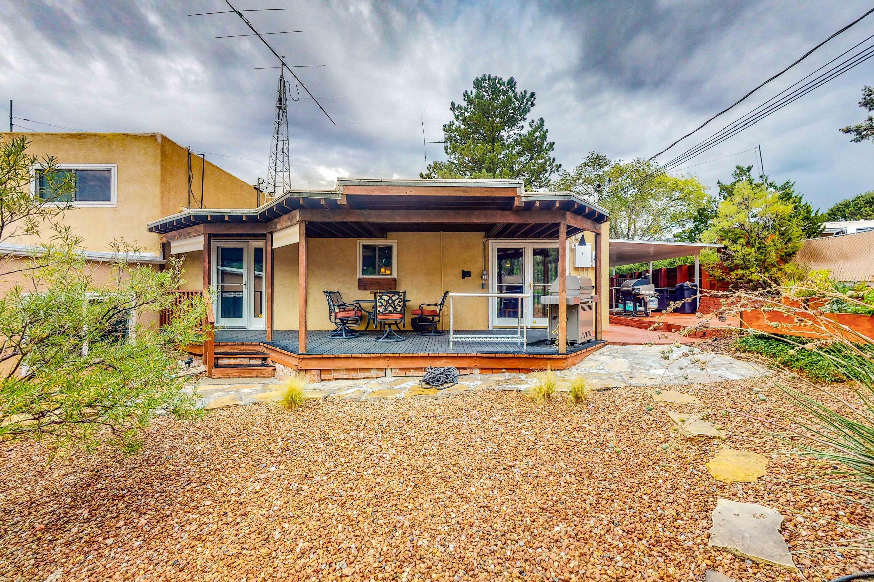 904 Four Hills Road SE