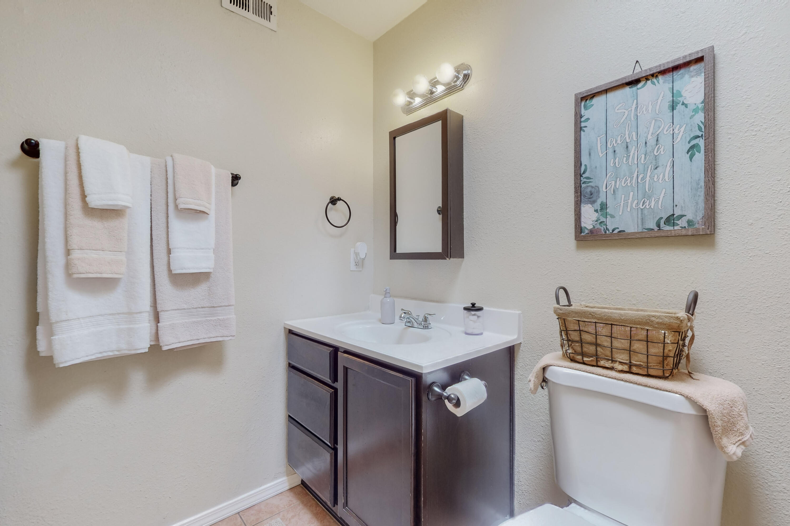 3702 JEANNE Court NE