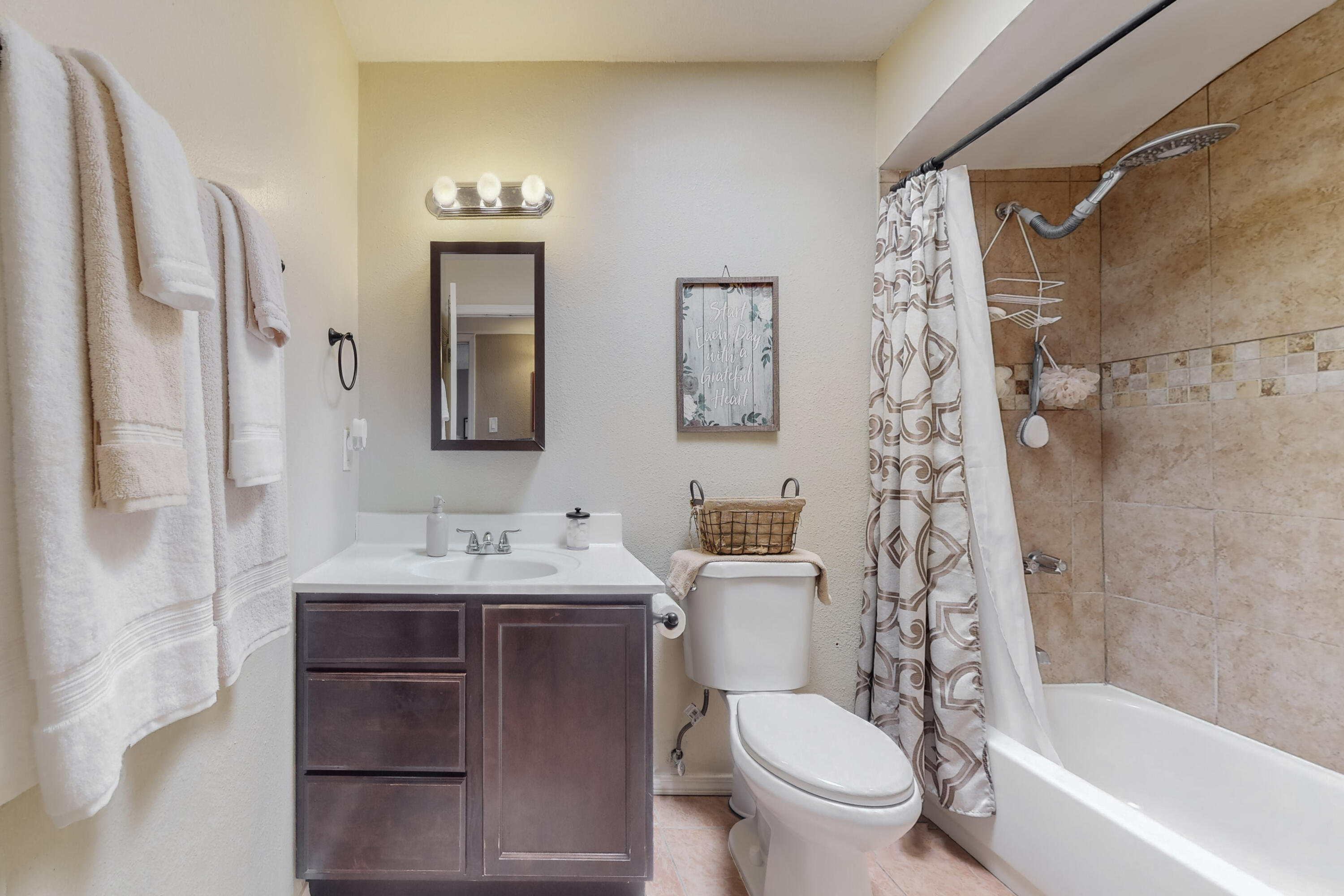 3702 JEANNE Court NE