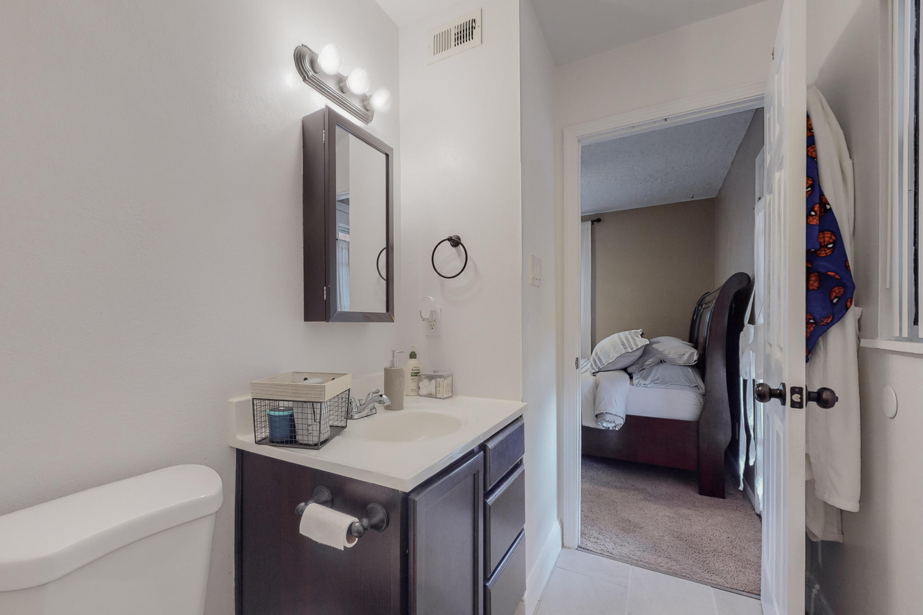 3702 JEANNE Court NE