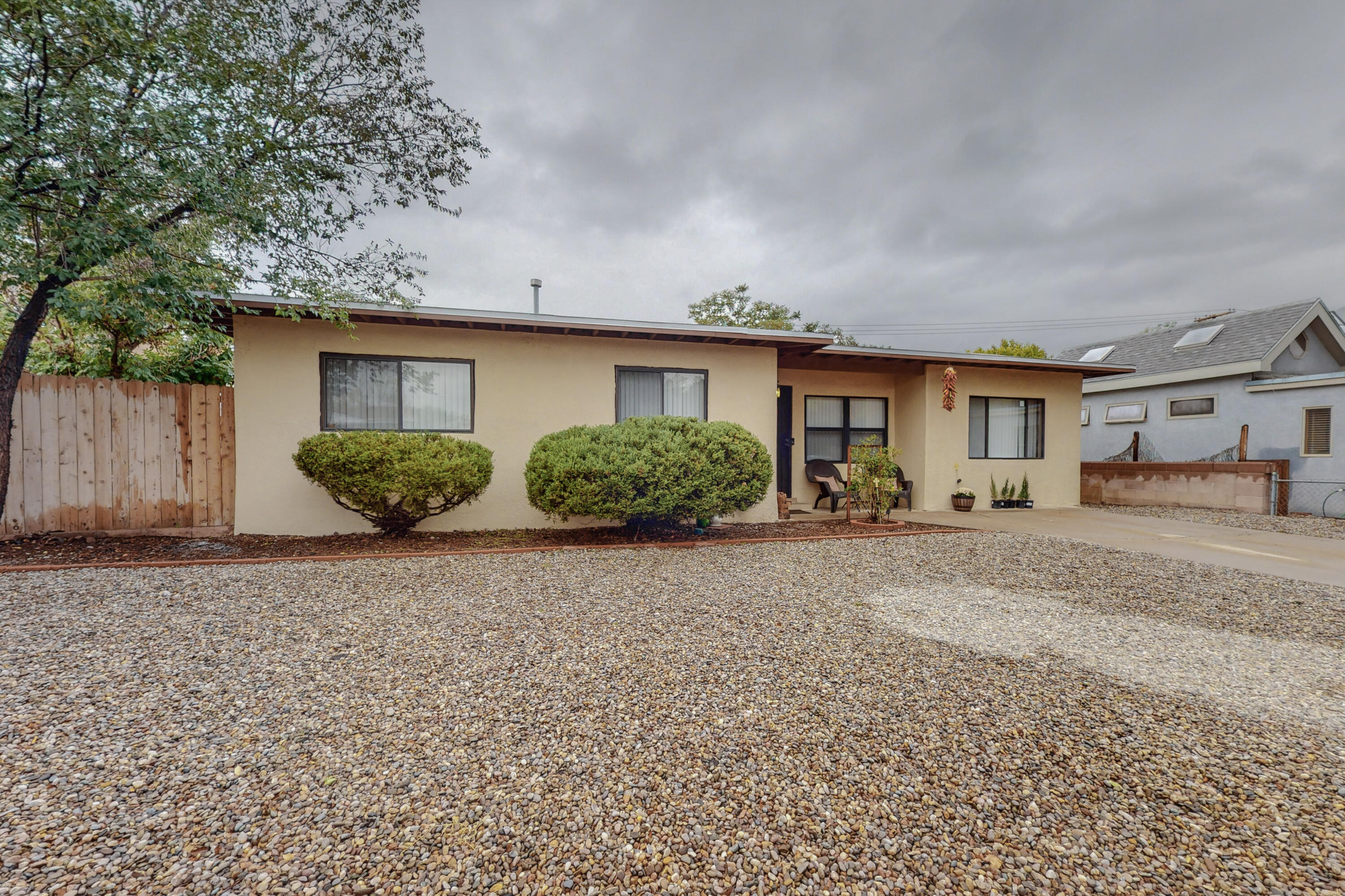 3702 JEANNE Court NE
