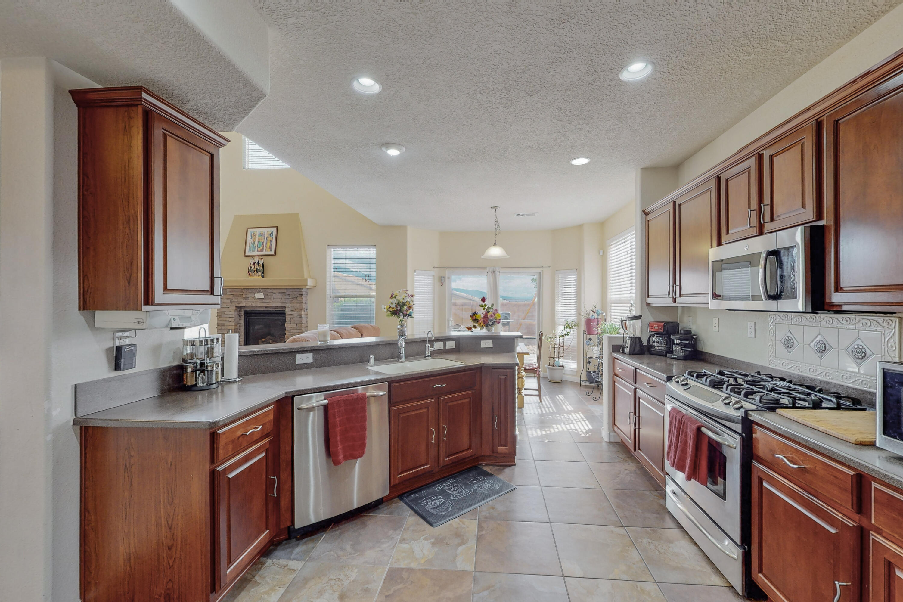 7109 FAIRBANKS Drive NE