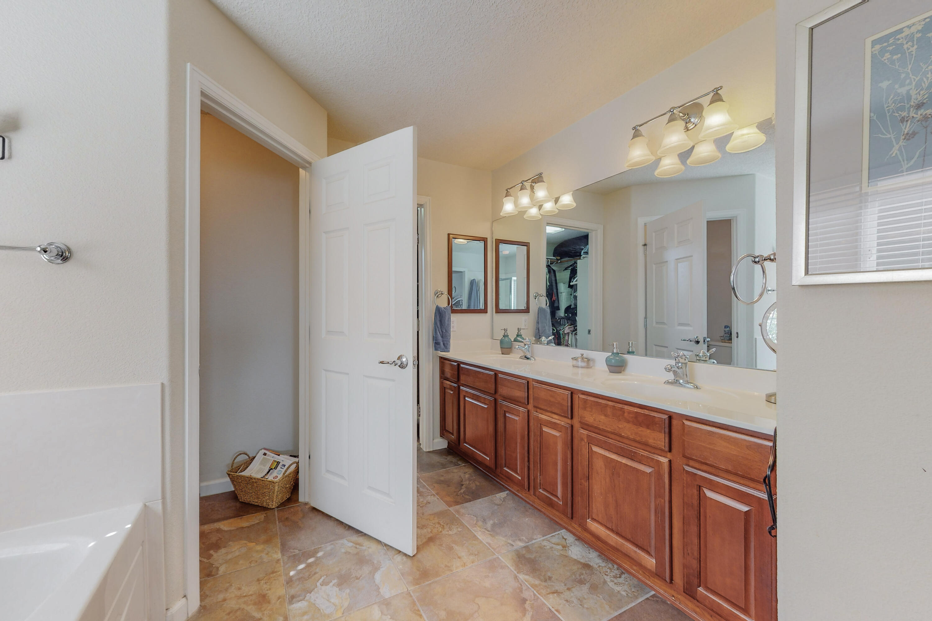 7109 FAIRBANKS Drive NE