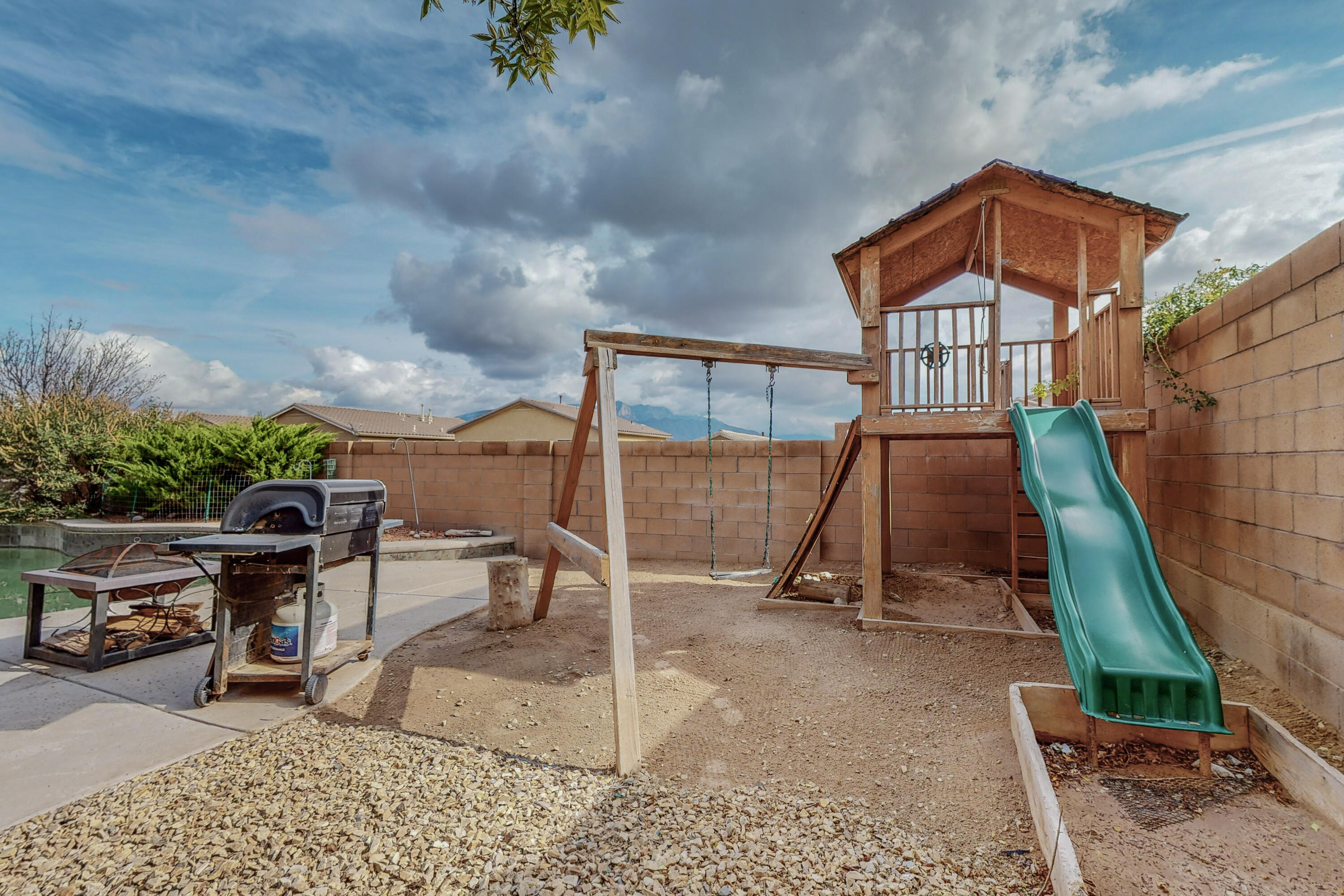 7109 FAIRBANKS Drive NE