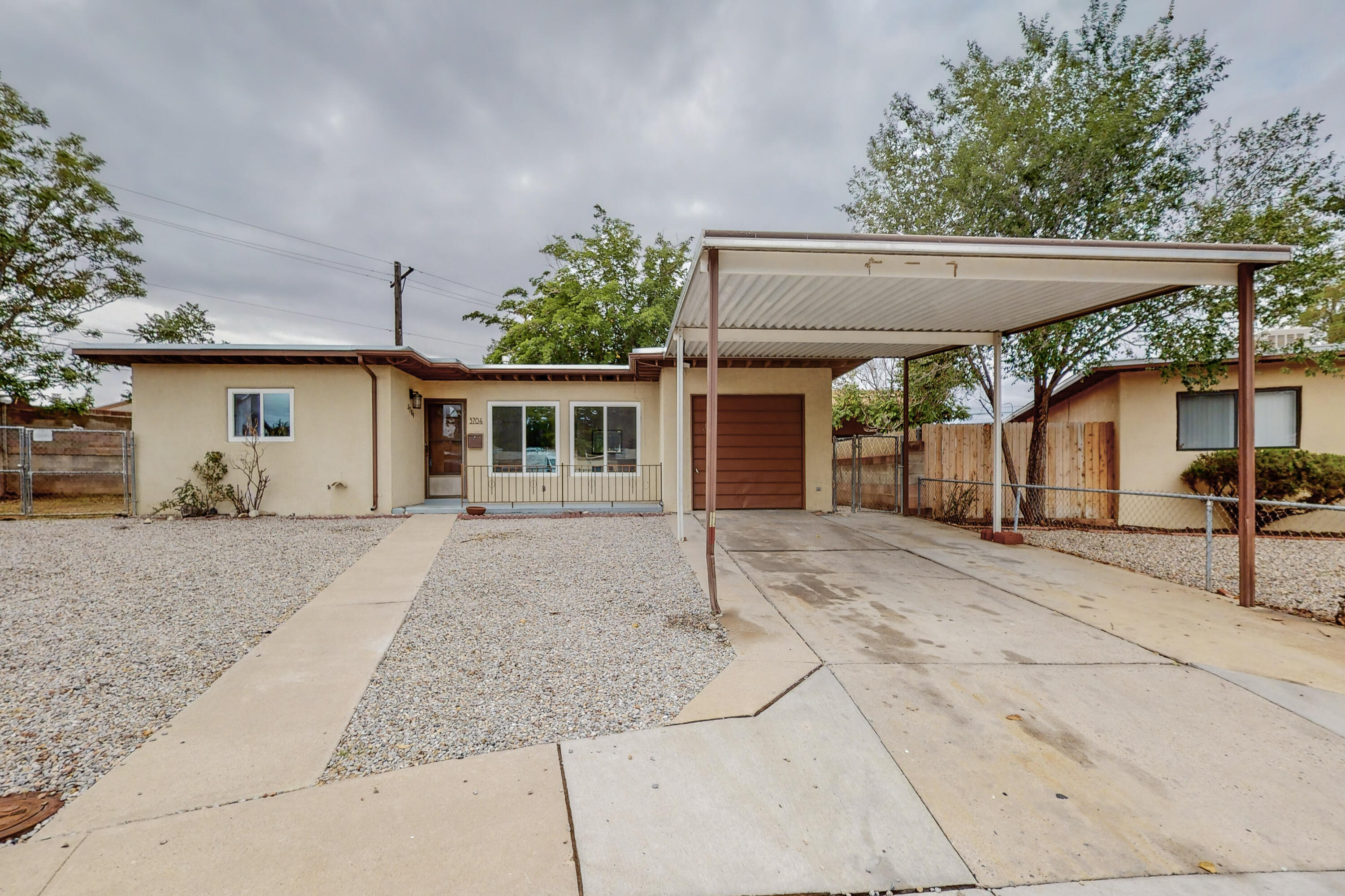 3704 JEANNE Court NE