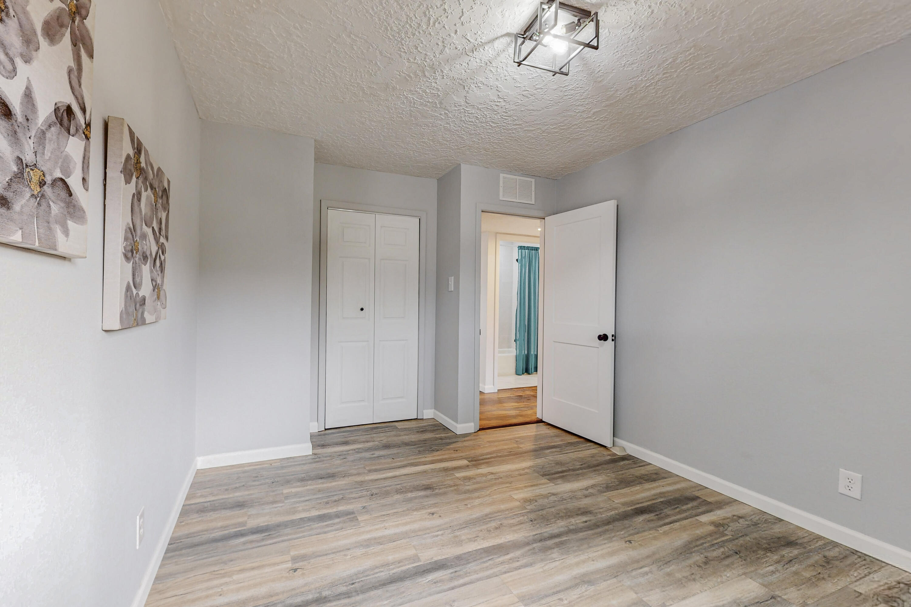 3704 JEANNE Court NE