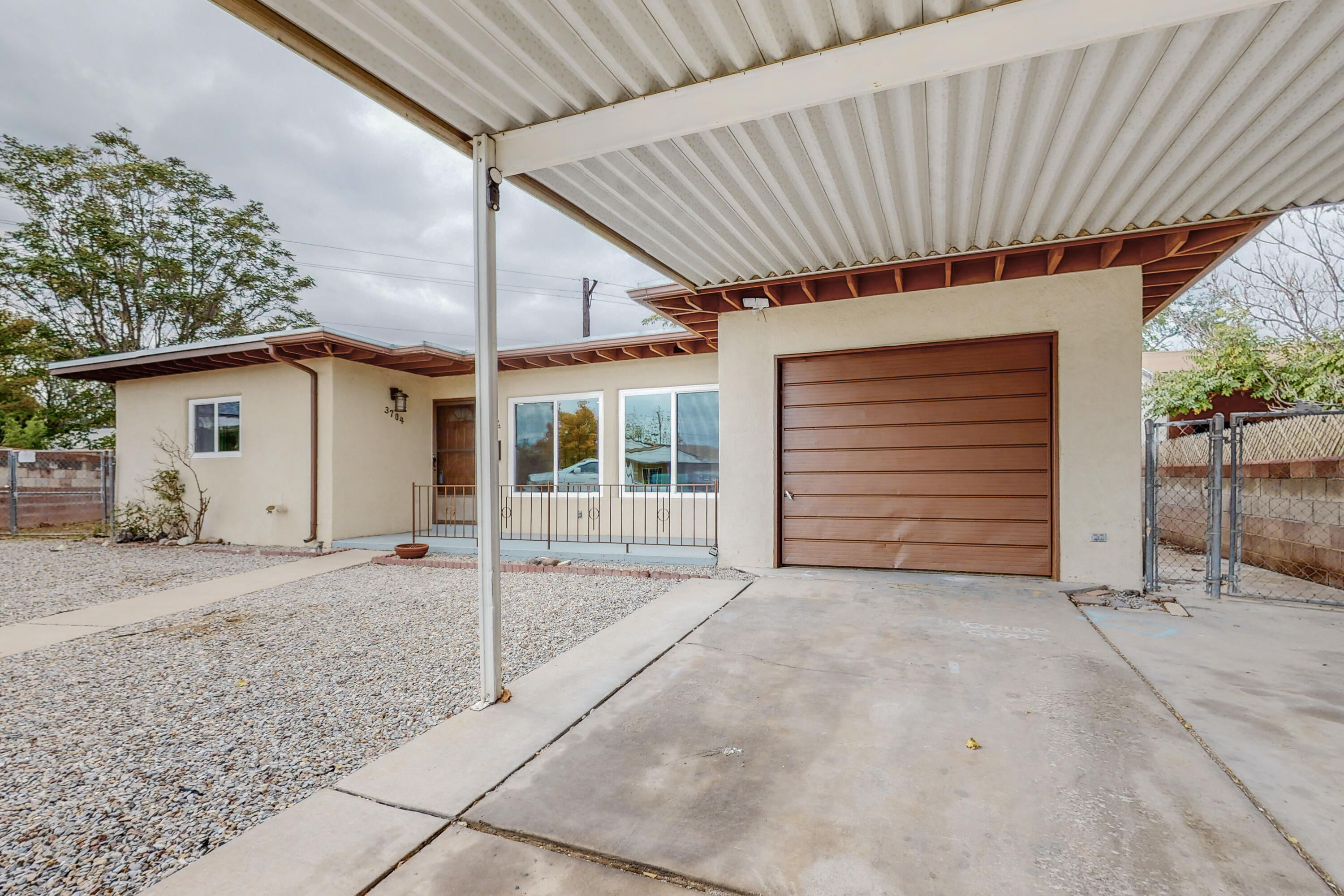 3704 JEANNE Court NE