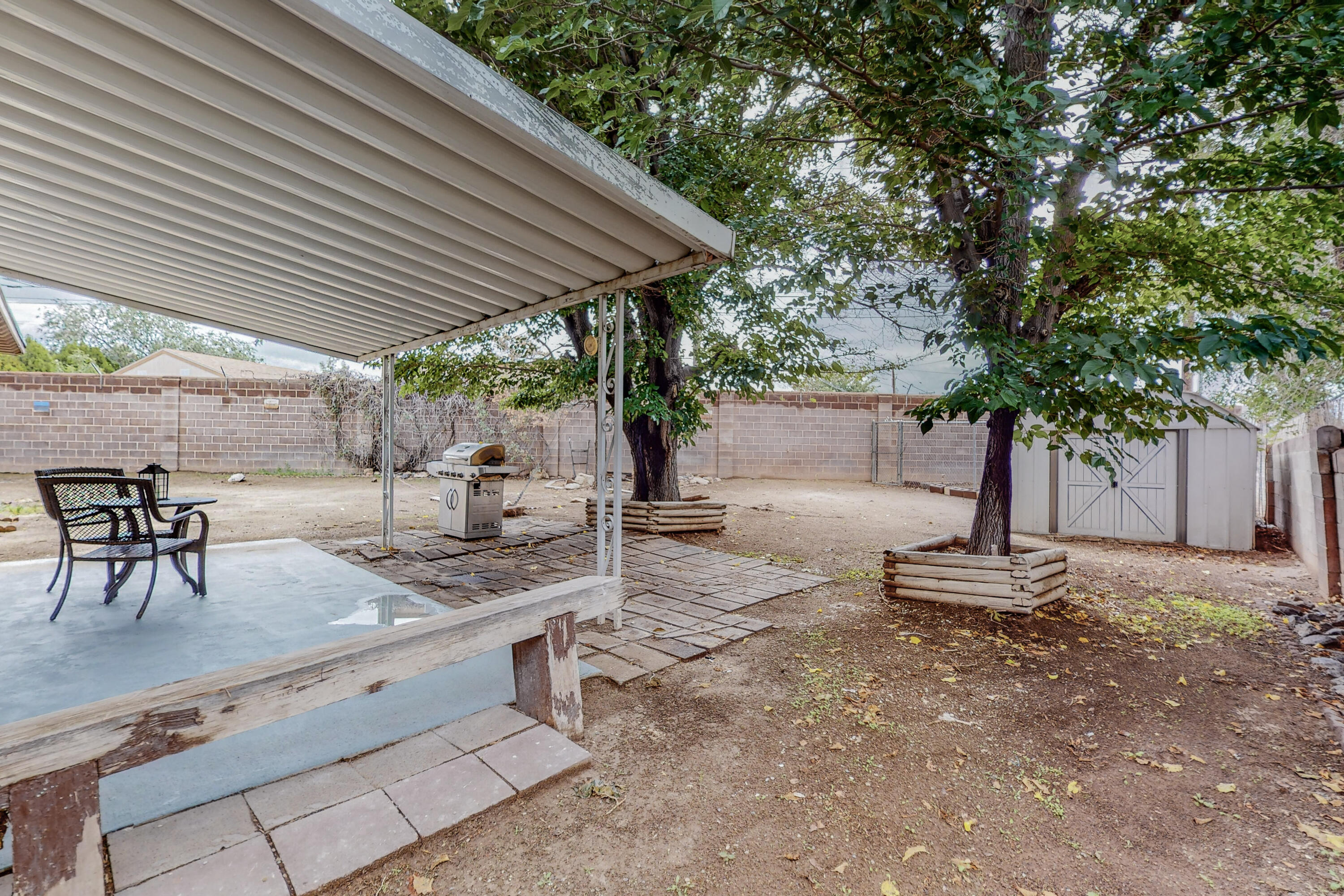 3704 JEANNE Court NE