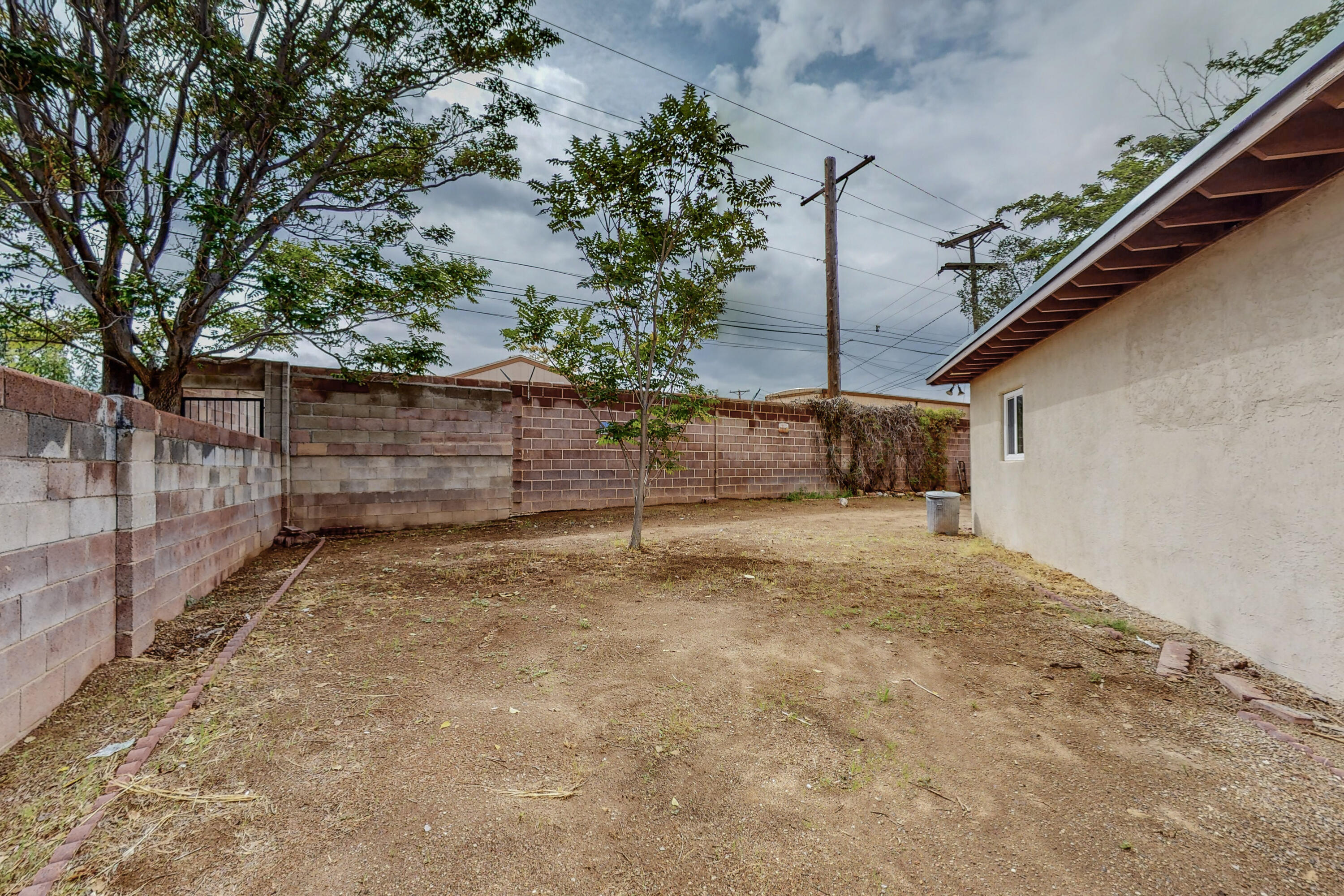 3704 JEANNE Court NE