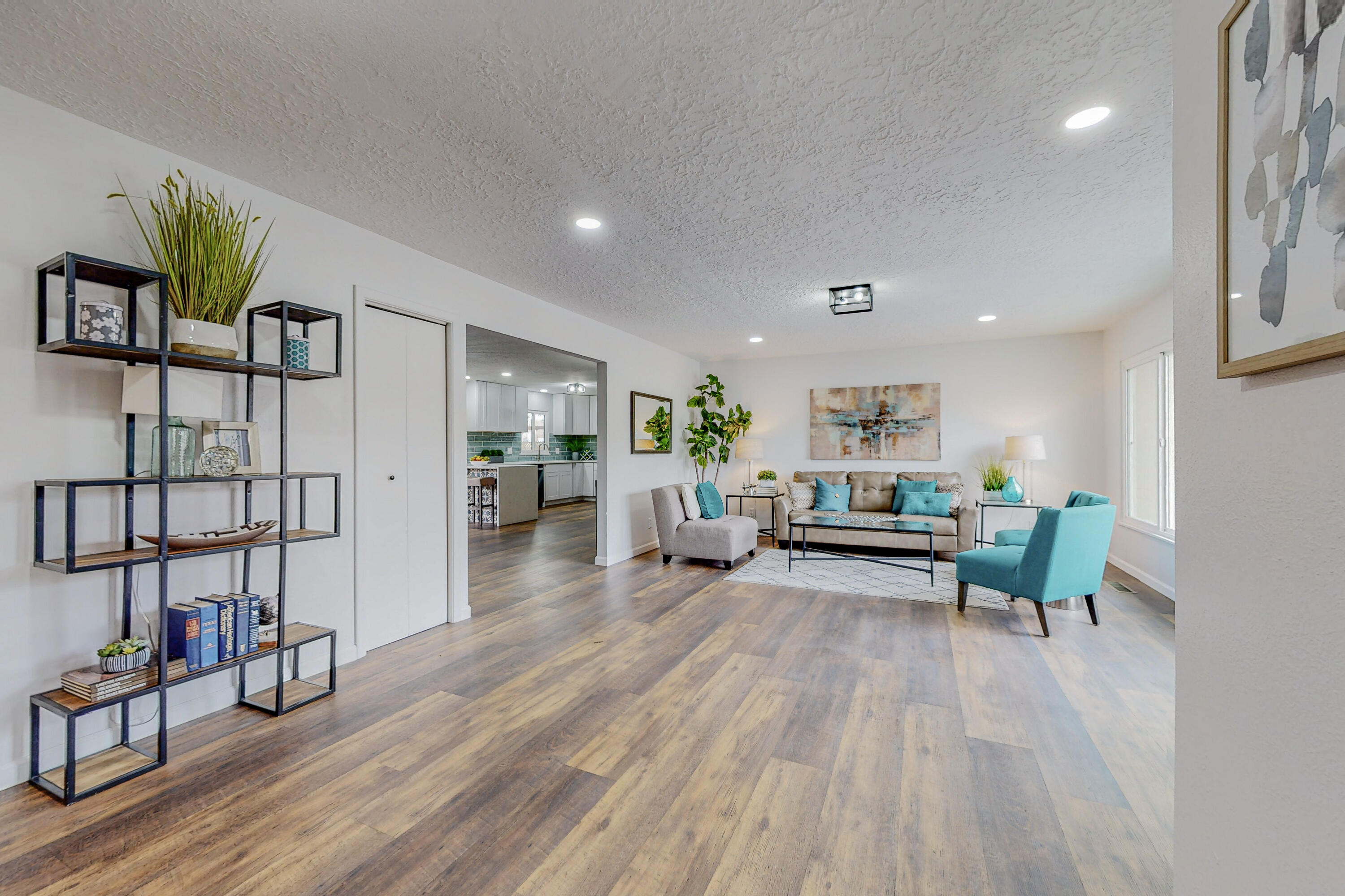 3704 JEANNE Court NE