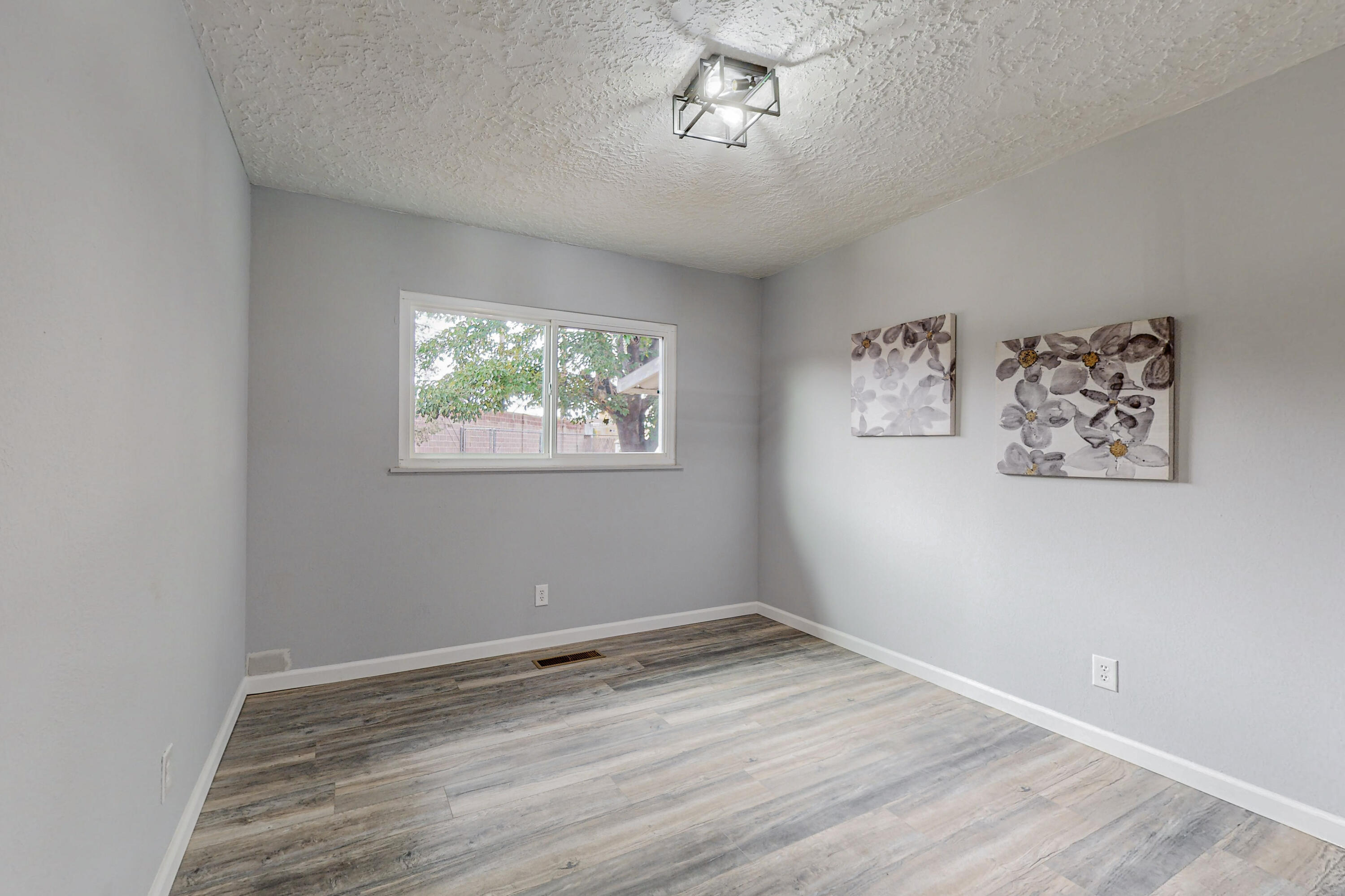 3704 JEANNE Court NE