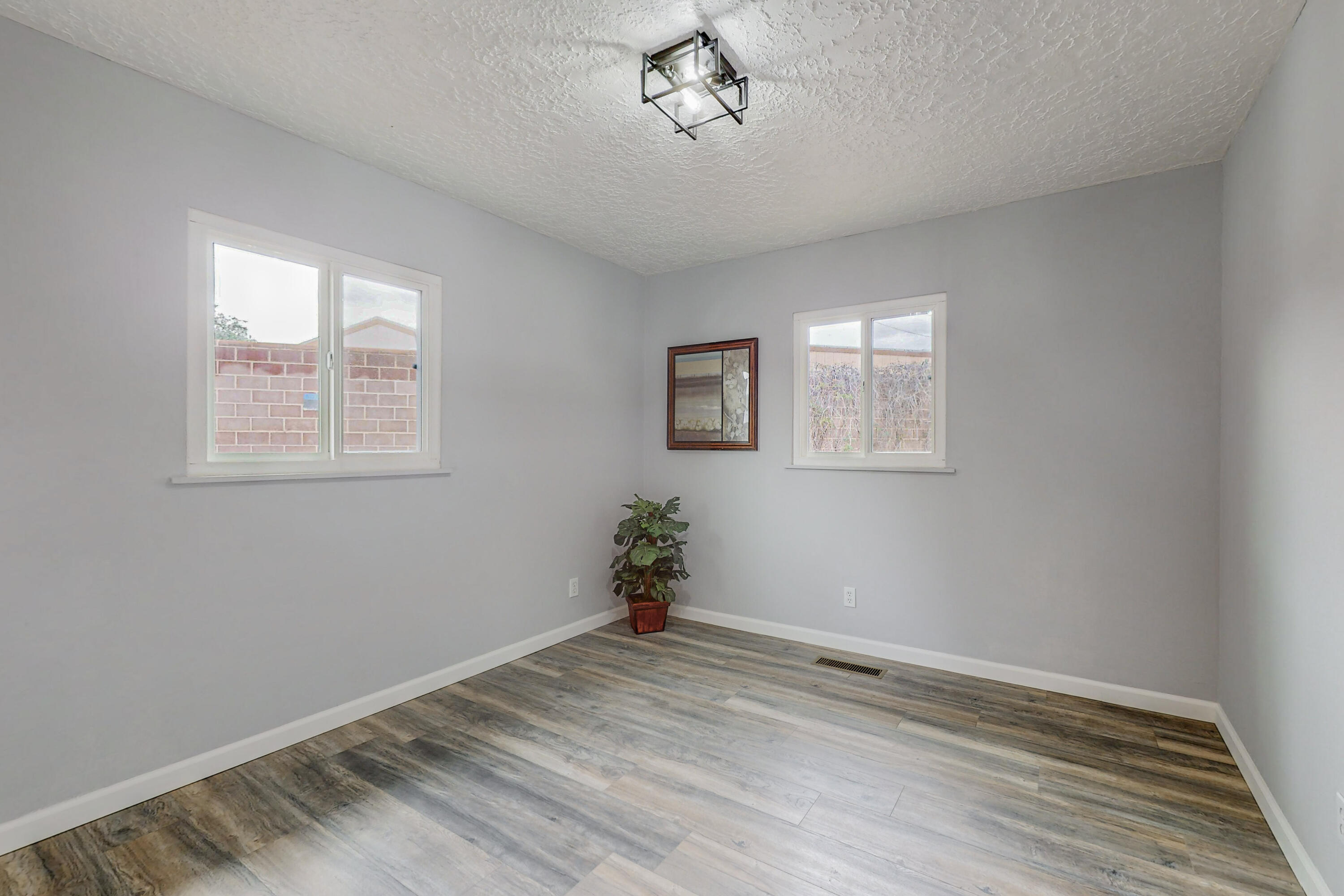 3704 JEANNE Court NE
