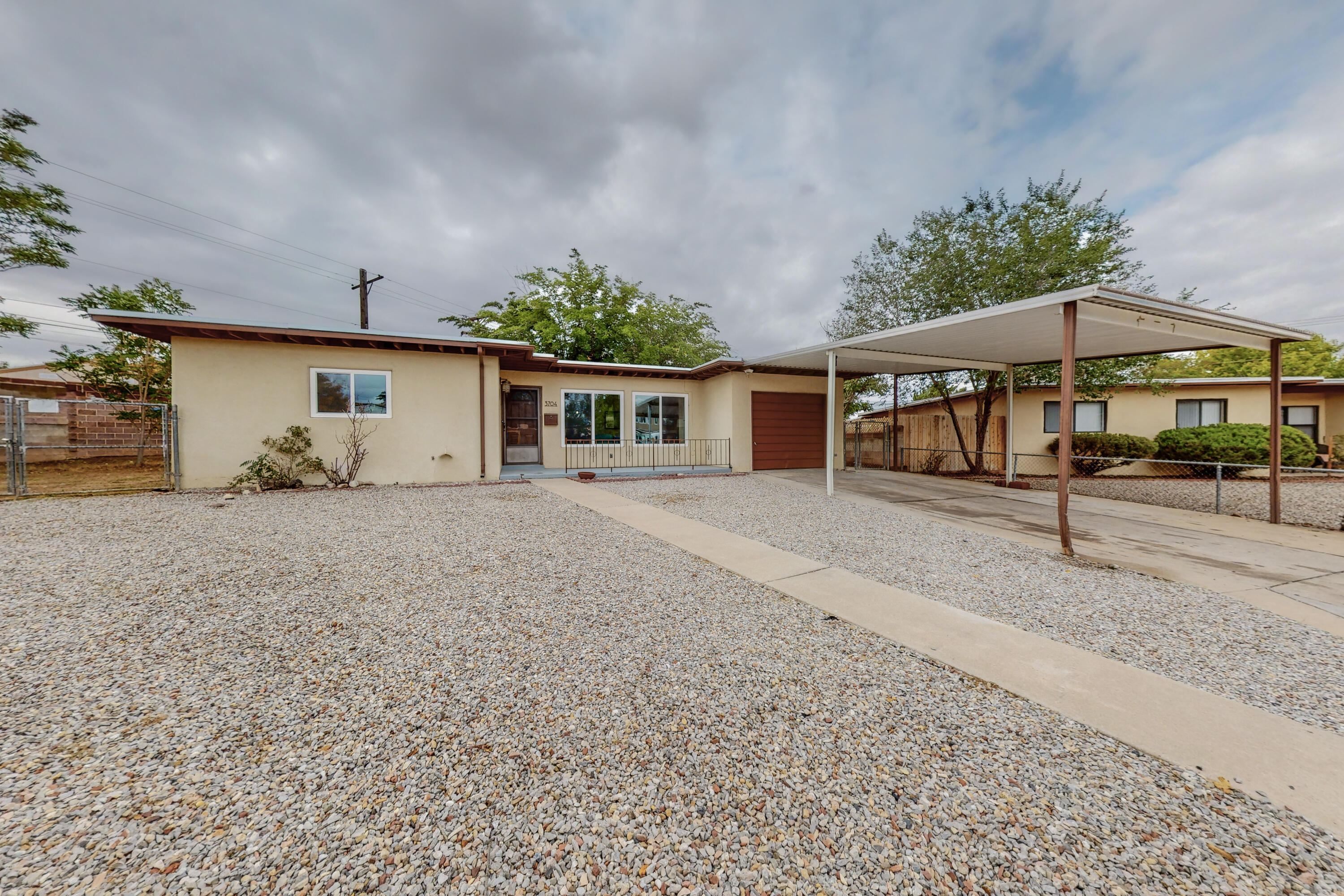 3704 JEANNE Court NE