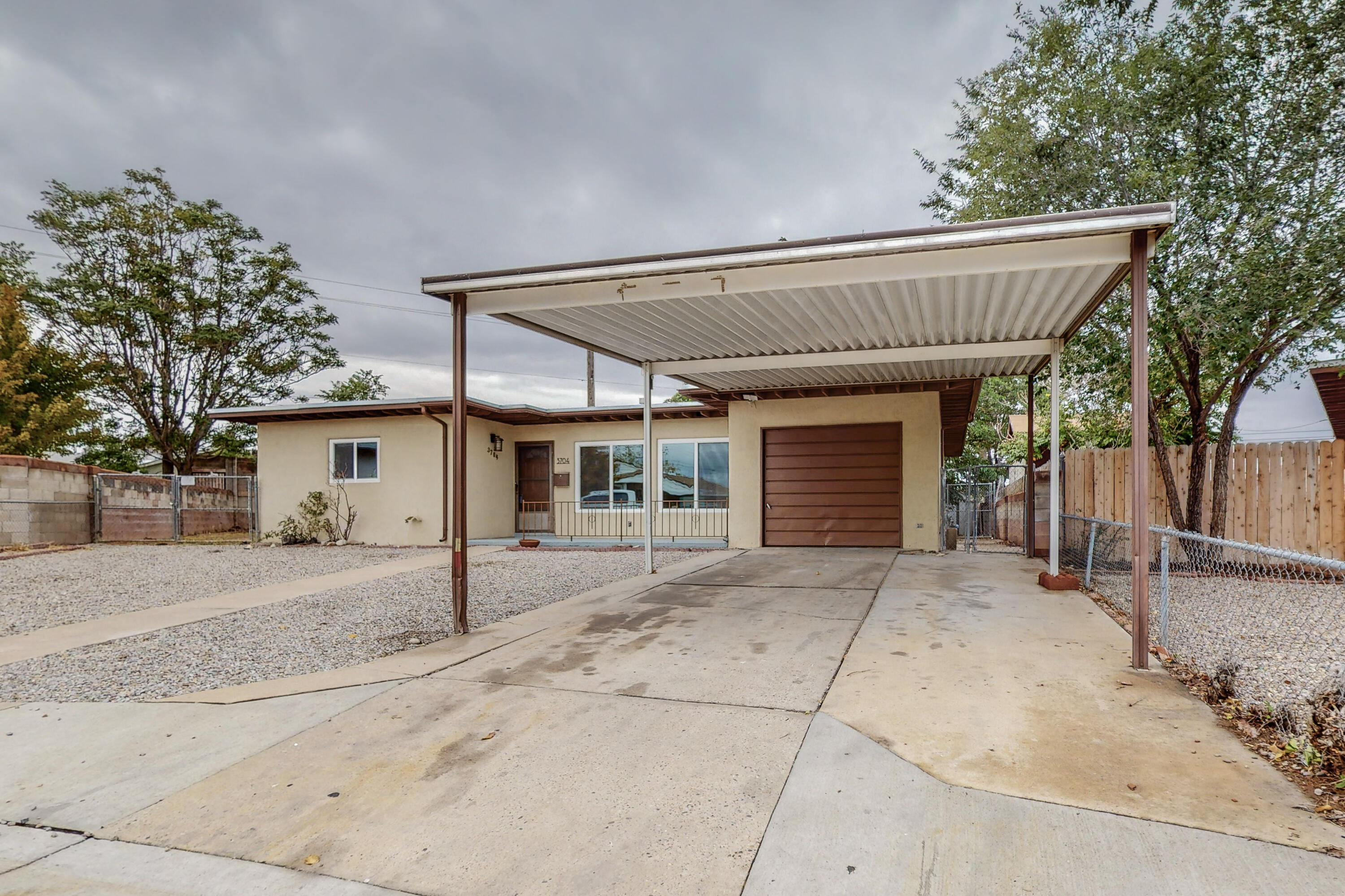 3704 JEANNE Court NE