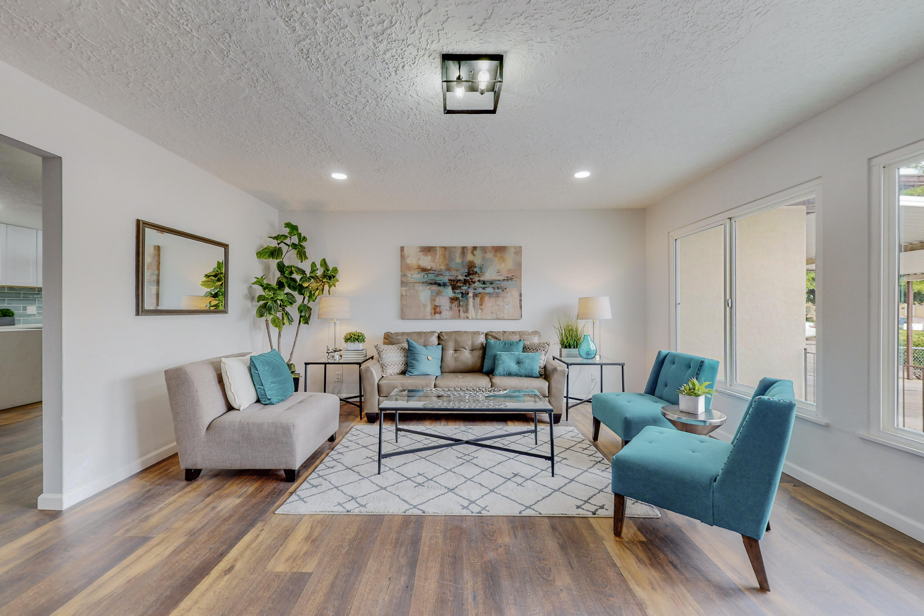 3704 JEANNE Court NE