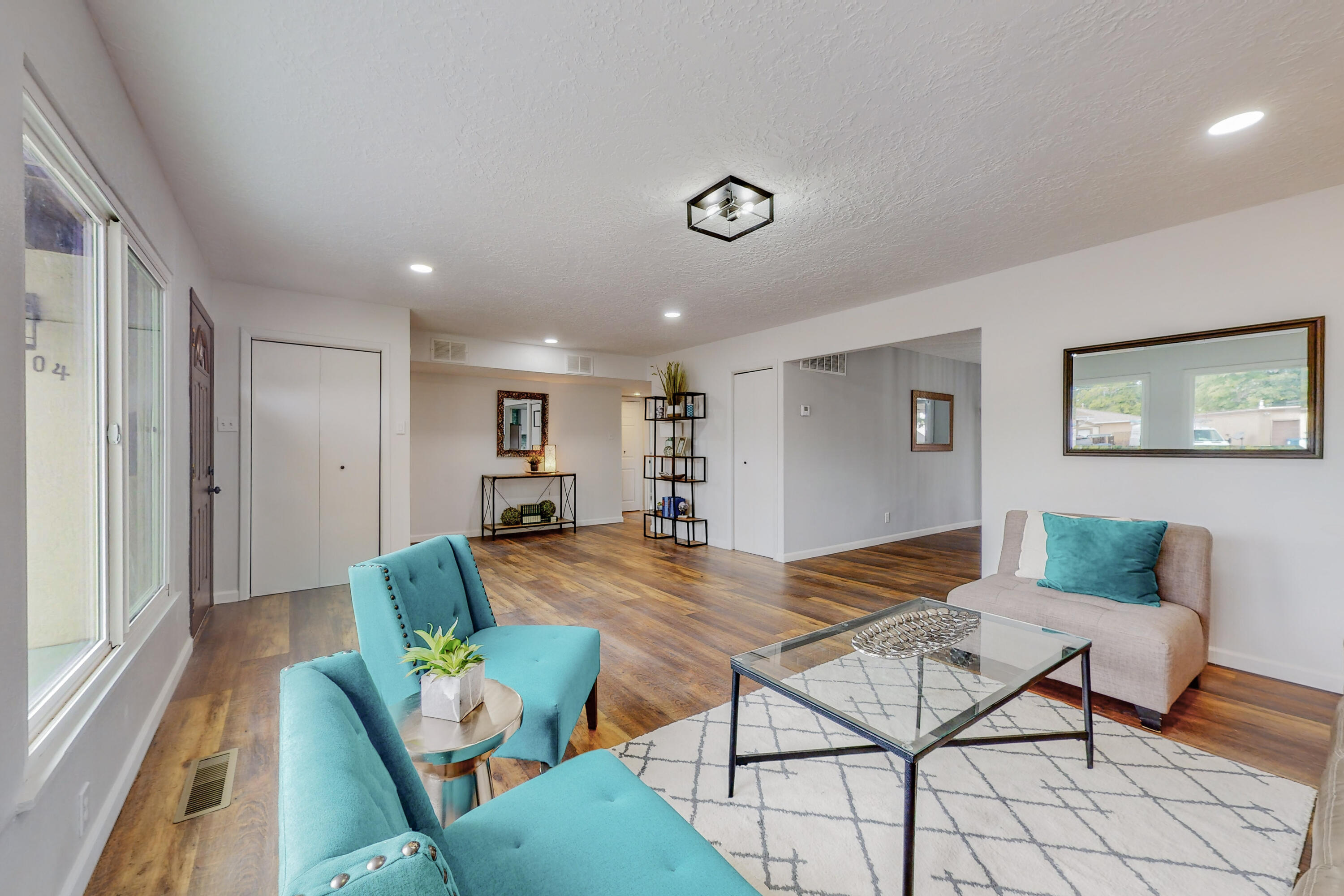 3704 JEANNE Court NE