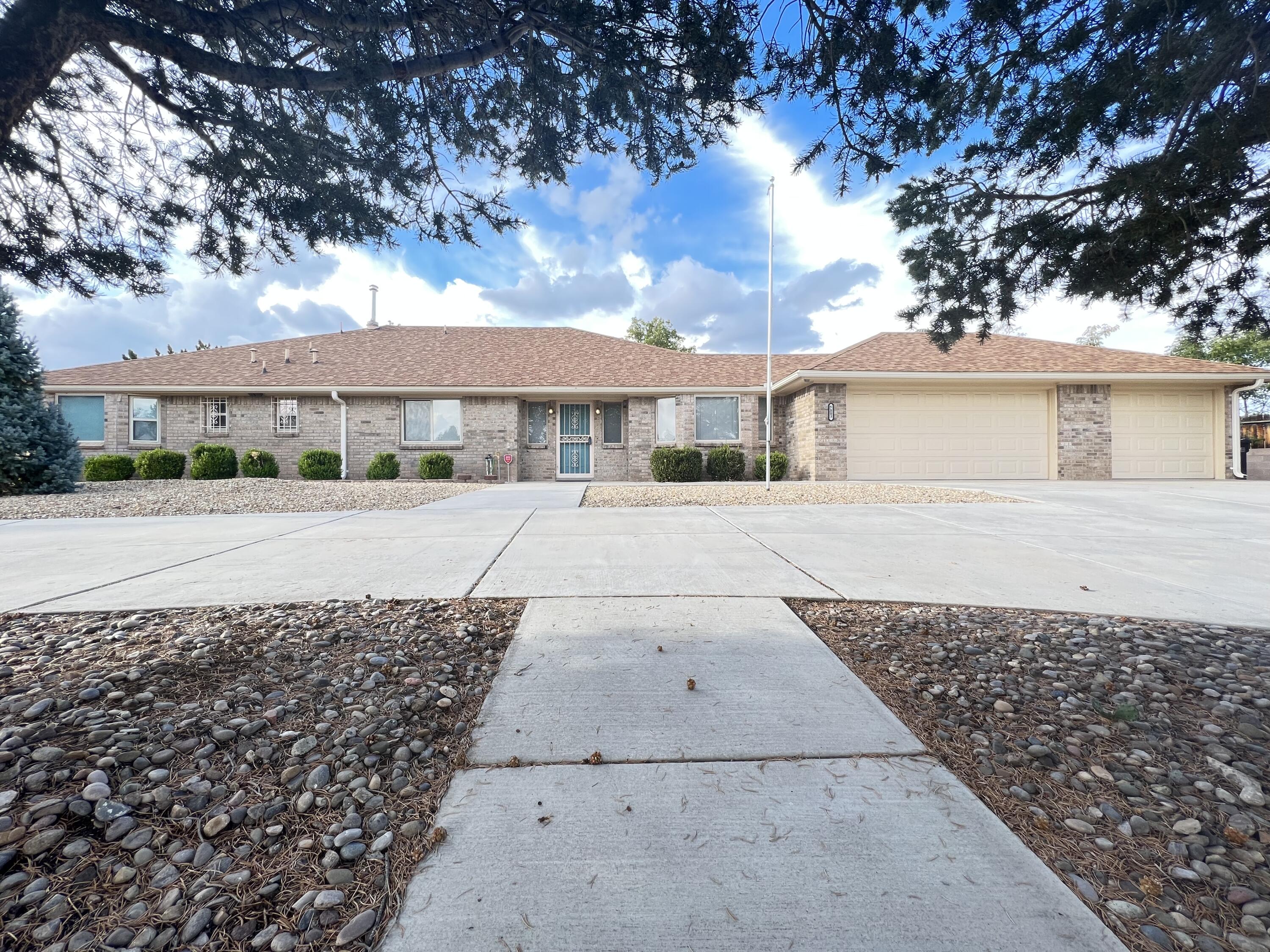5003 RUSSELL Drive NW