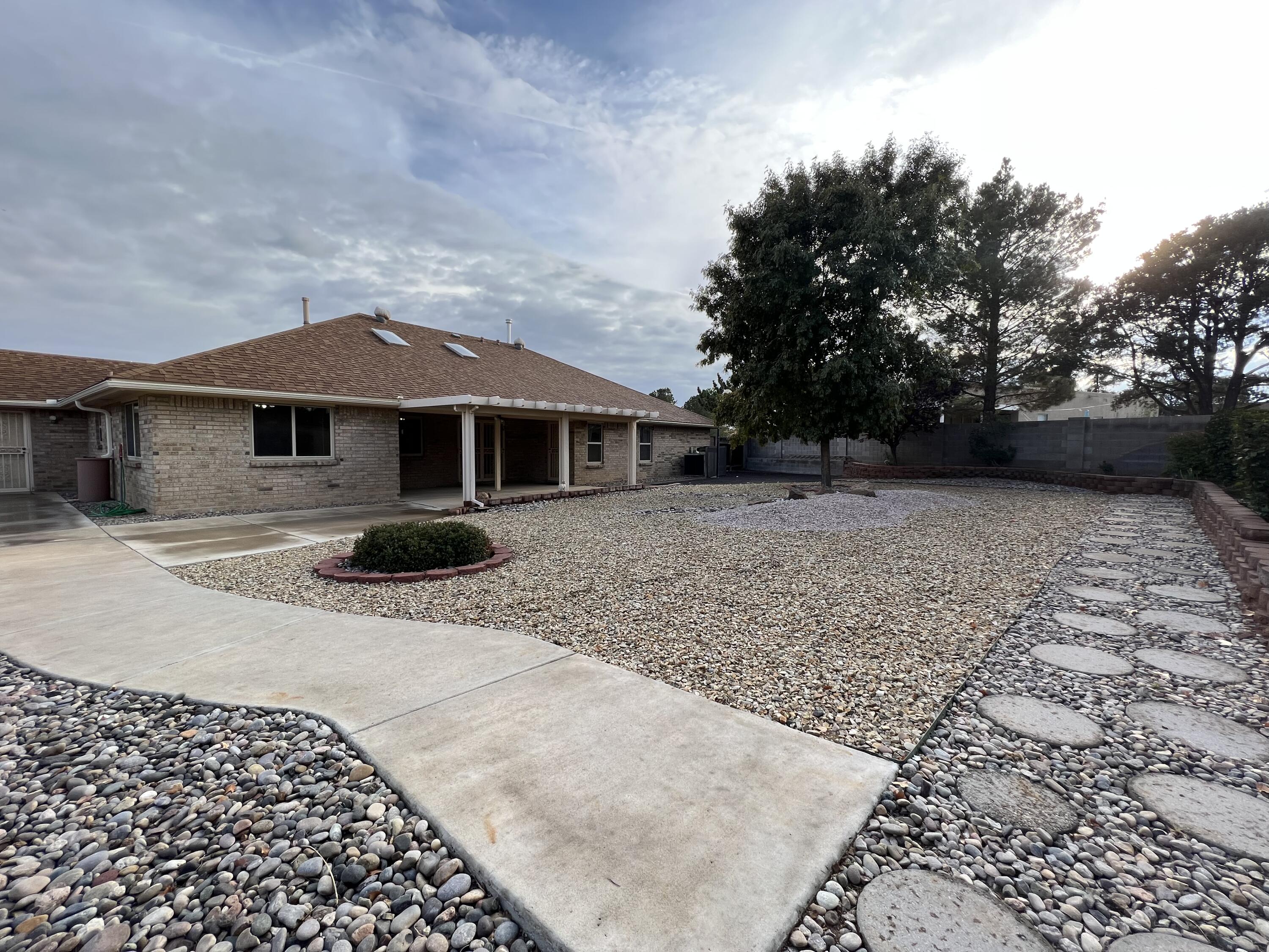 5003 RUSSELL Drive NW