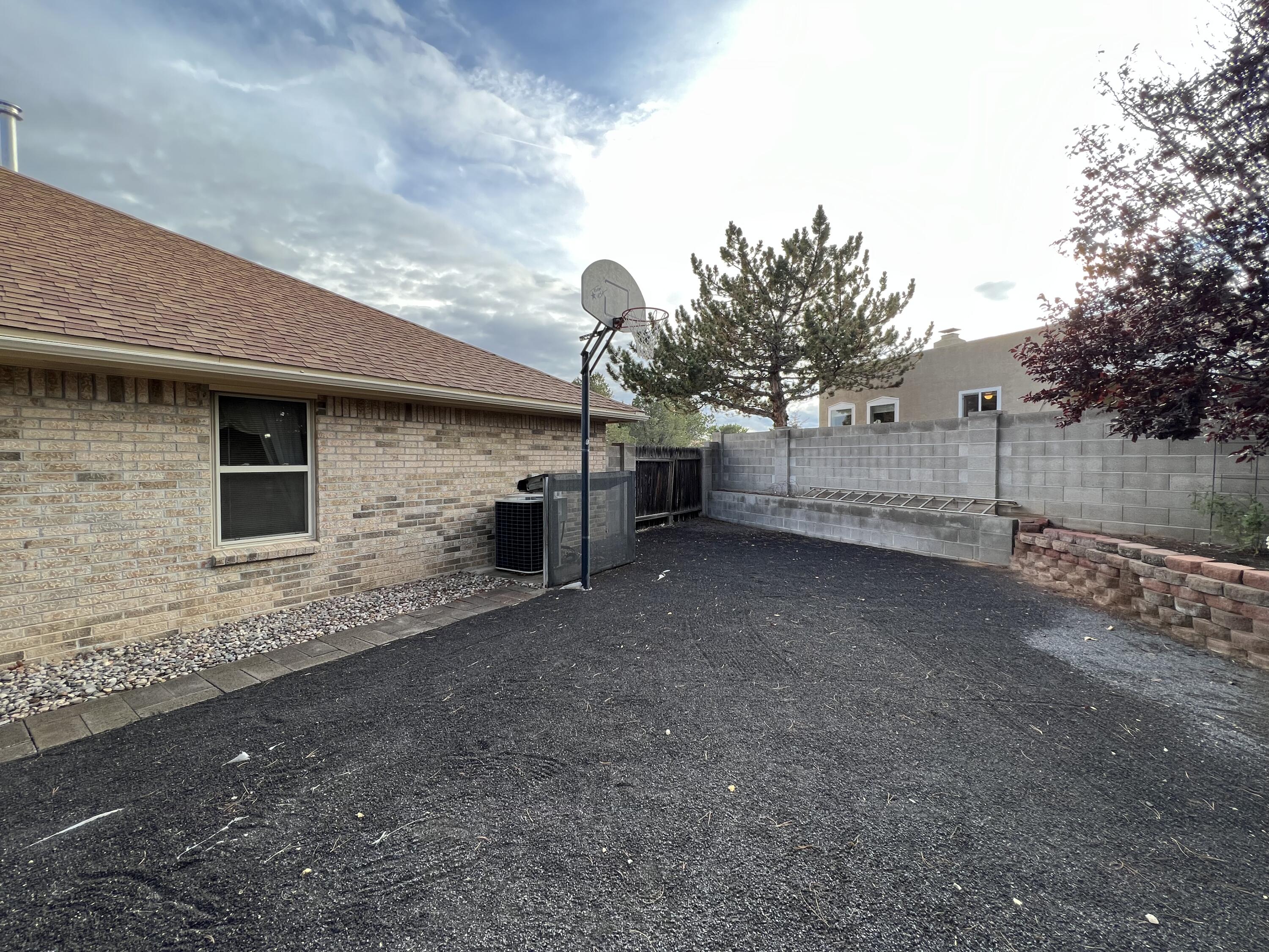 5003 RUSSELL Drive NW