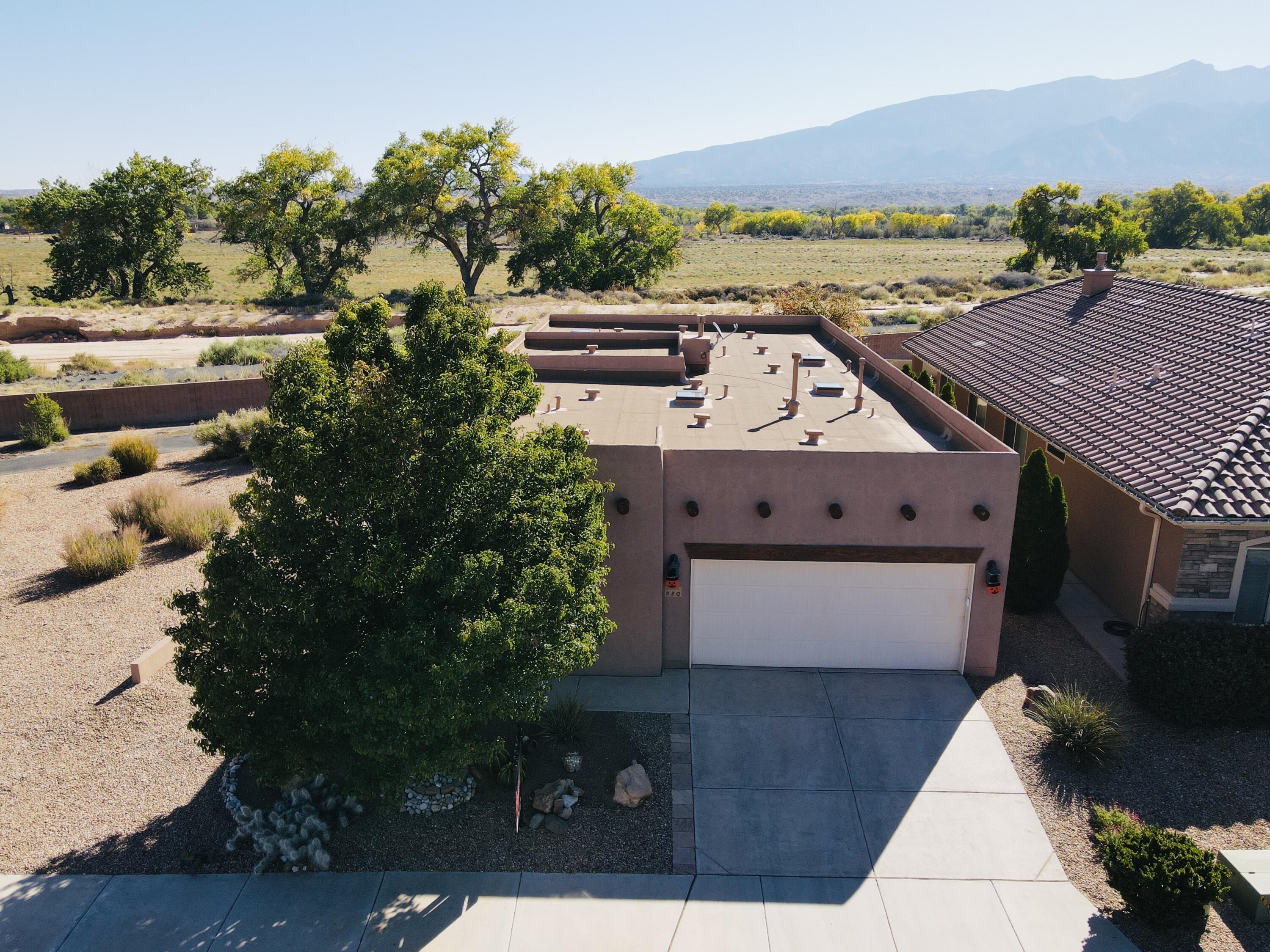 880 EVENING PRIMROSE Lane