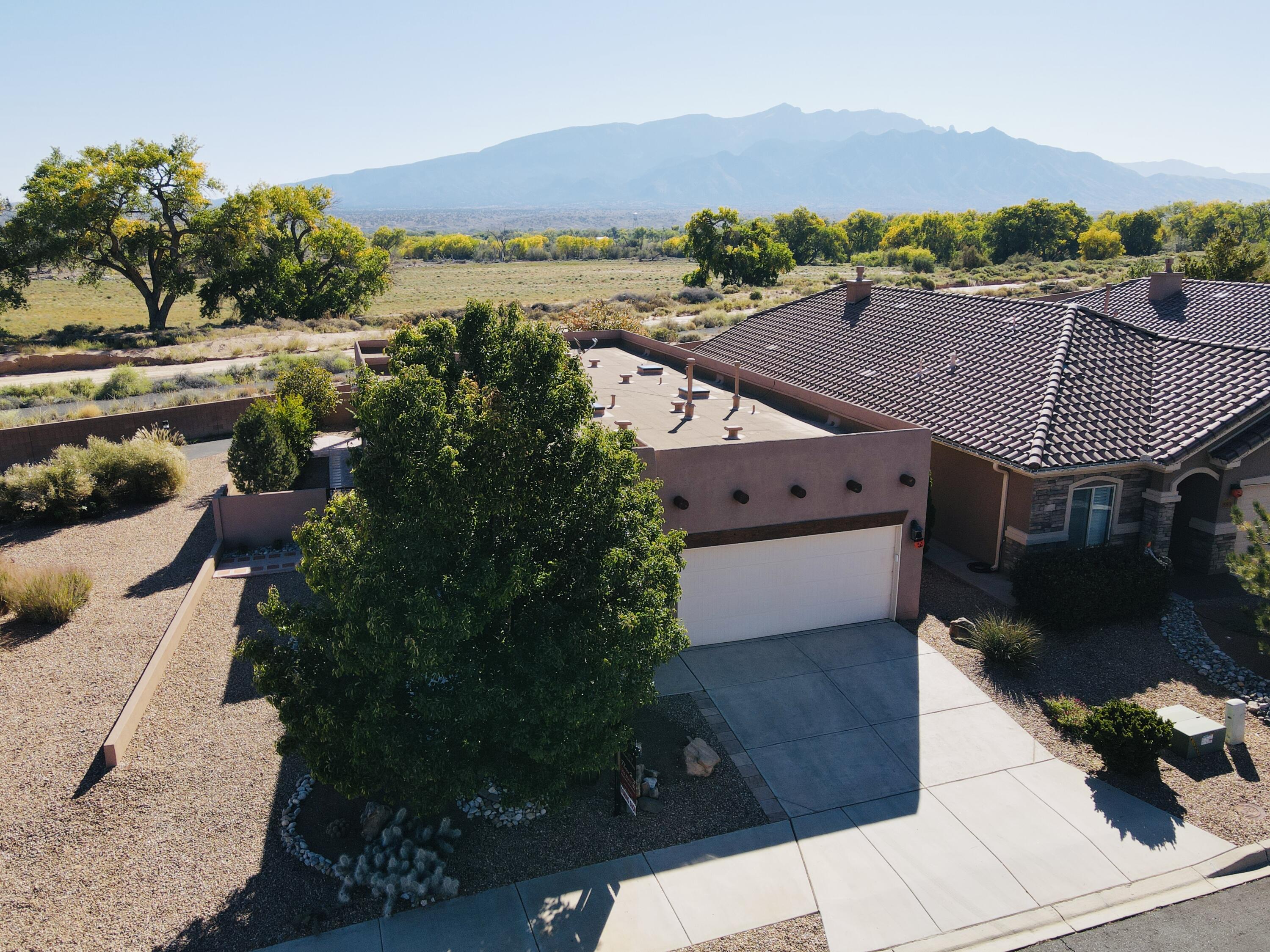 880 EVENING PRIMROSE Lane