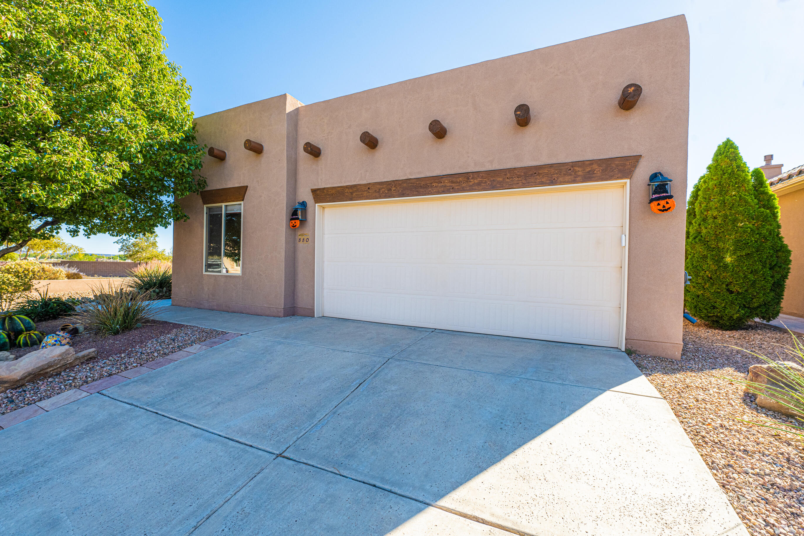 880 EVENING PRIMROSE Lane