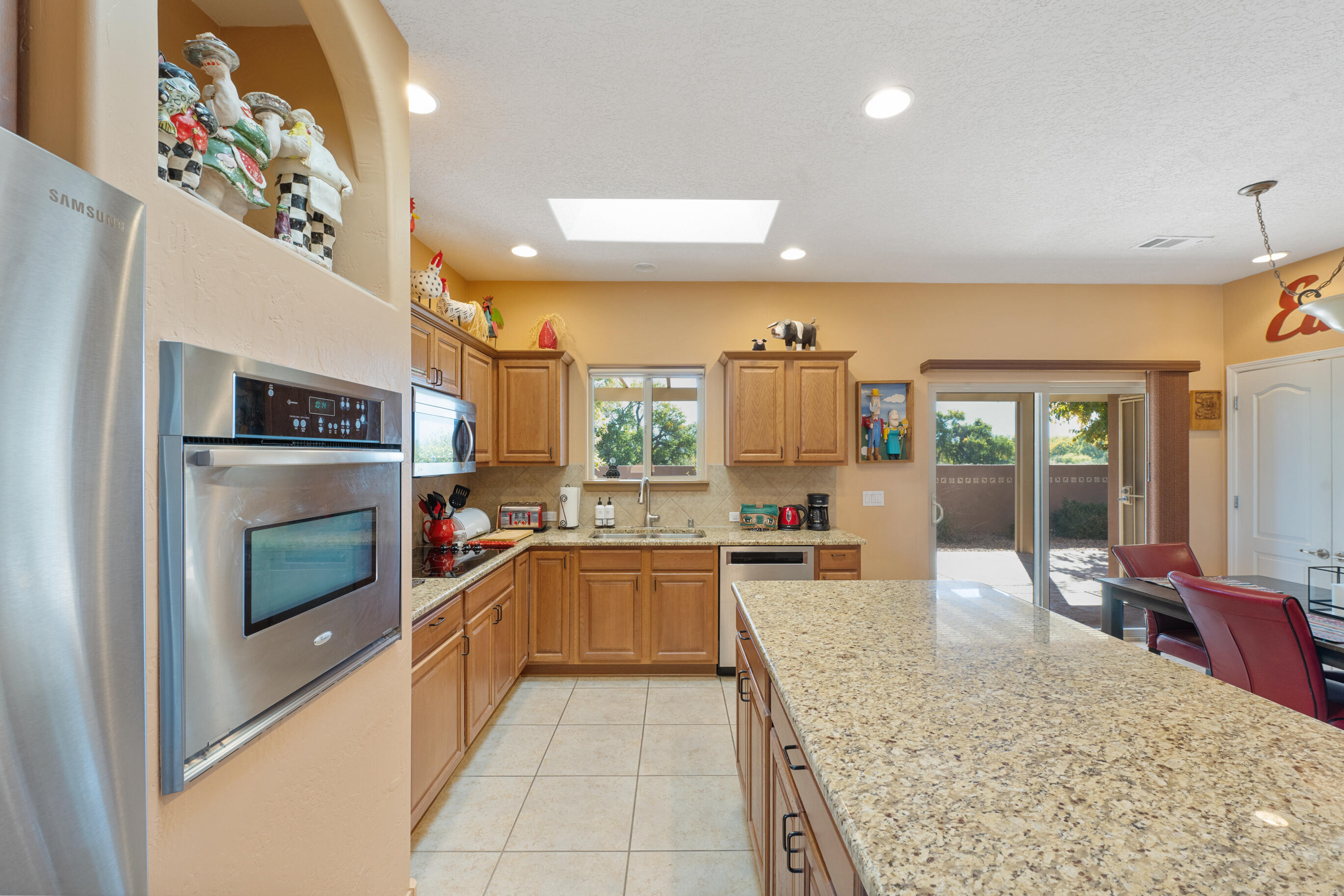 880 EVENING PRIMROSE Lane