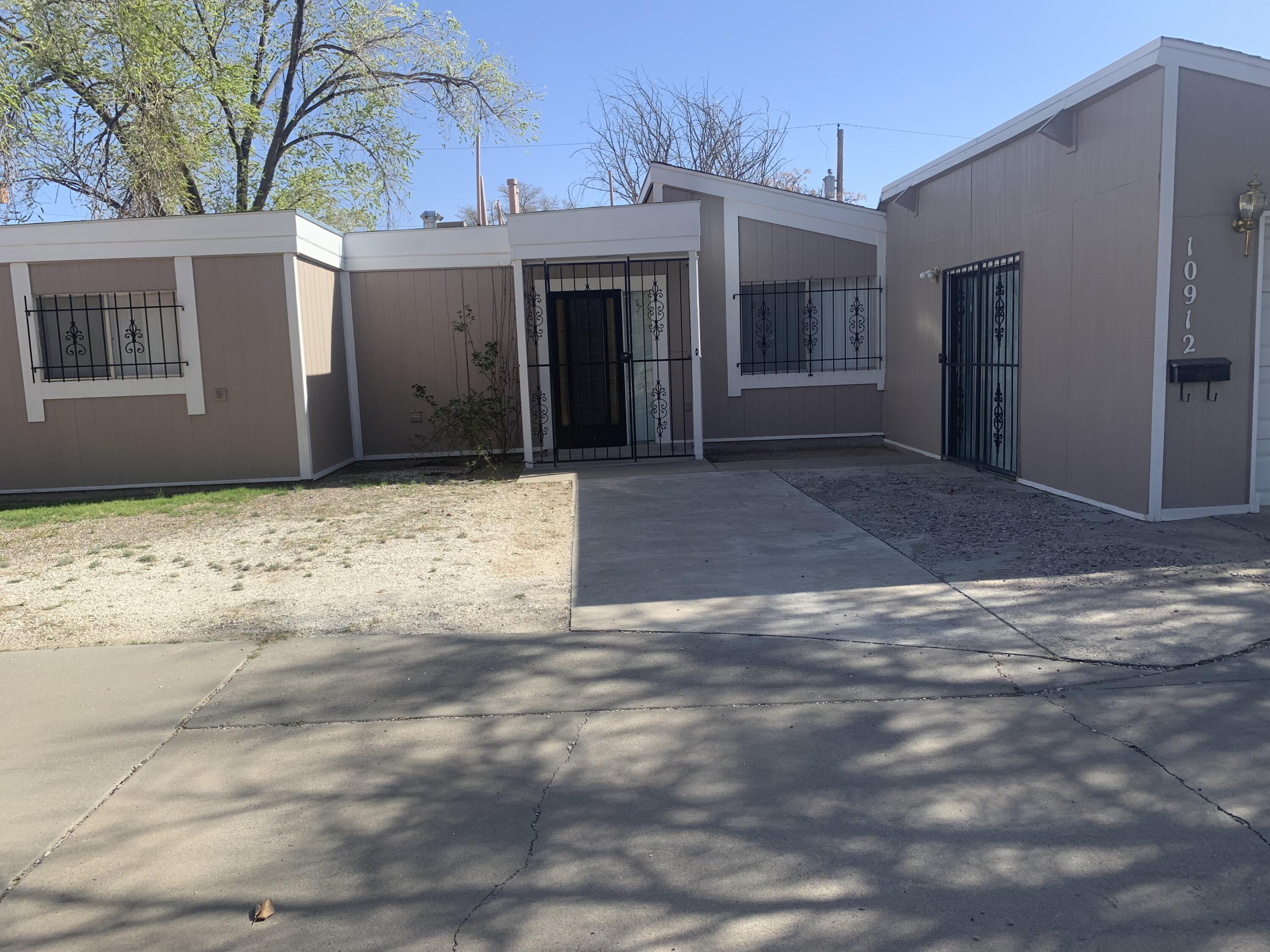10912 CANDELARIA Road NE