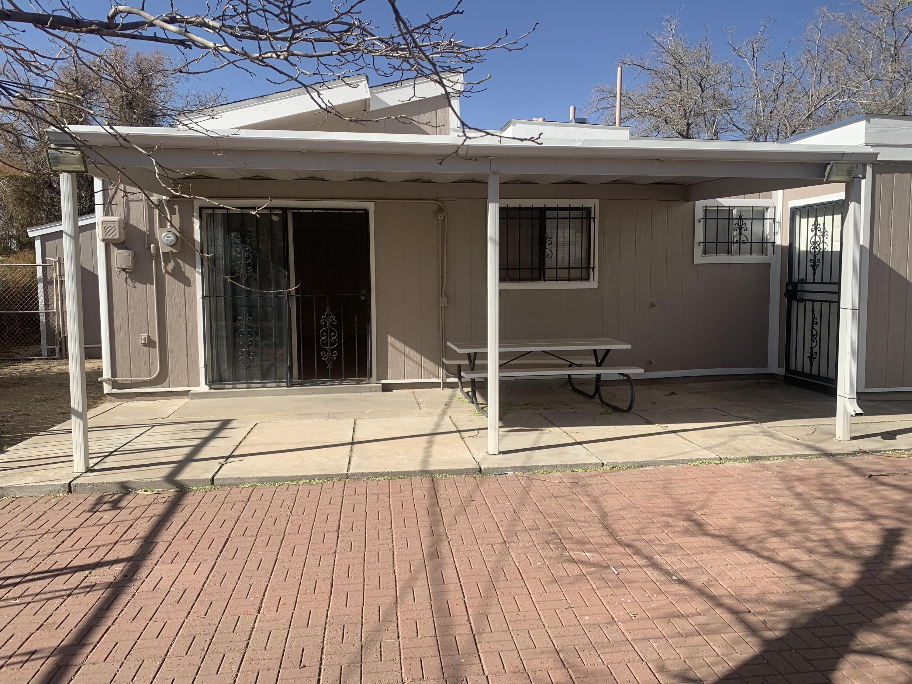 10912 CANDELARIA Road NE