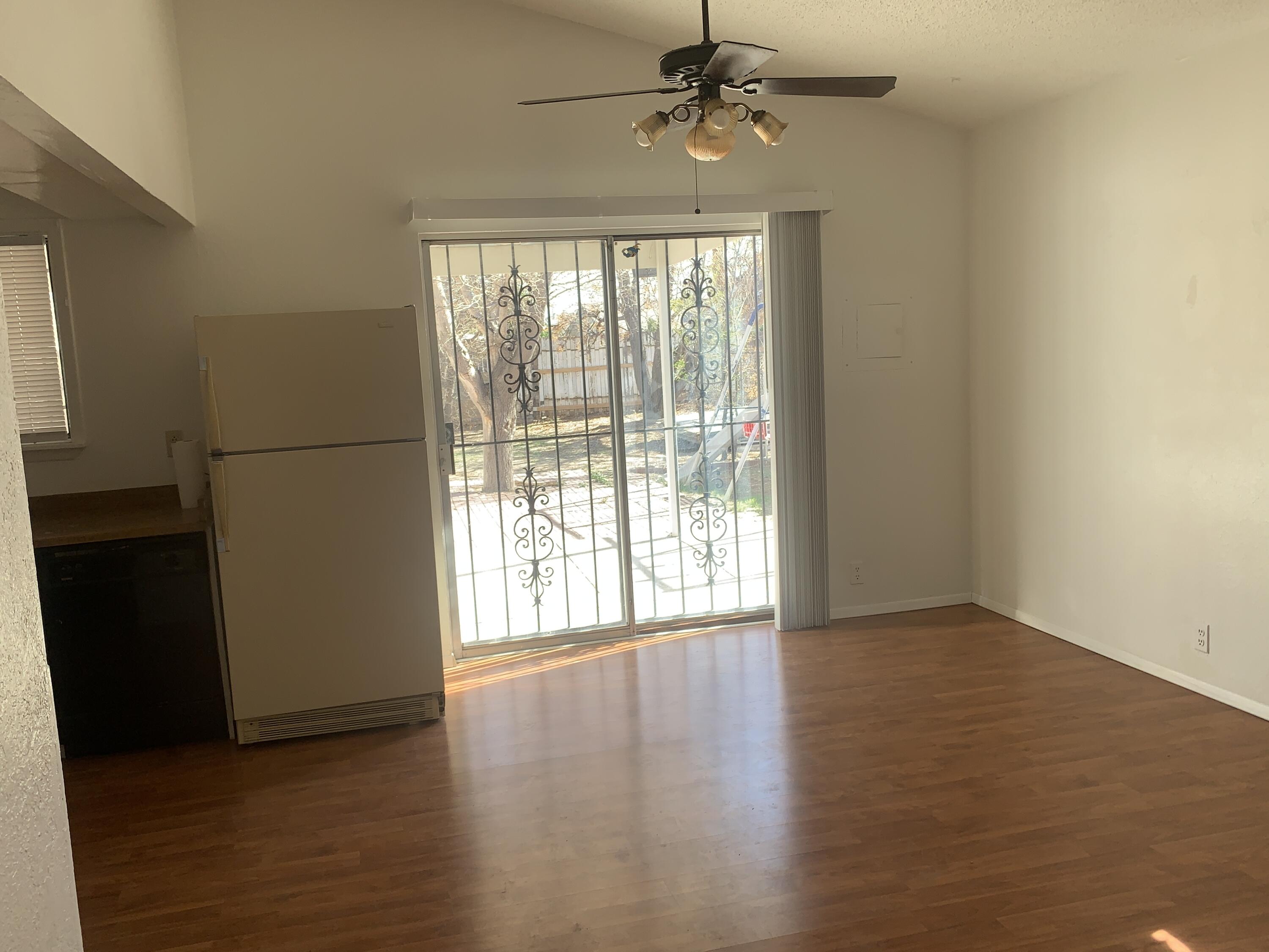 10912 CANDELARIA Road NE