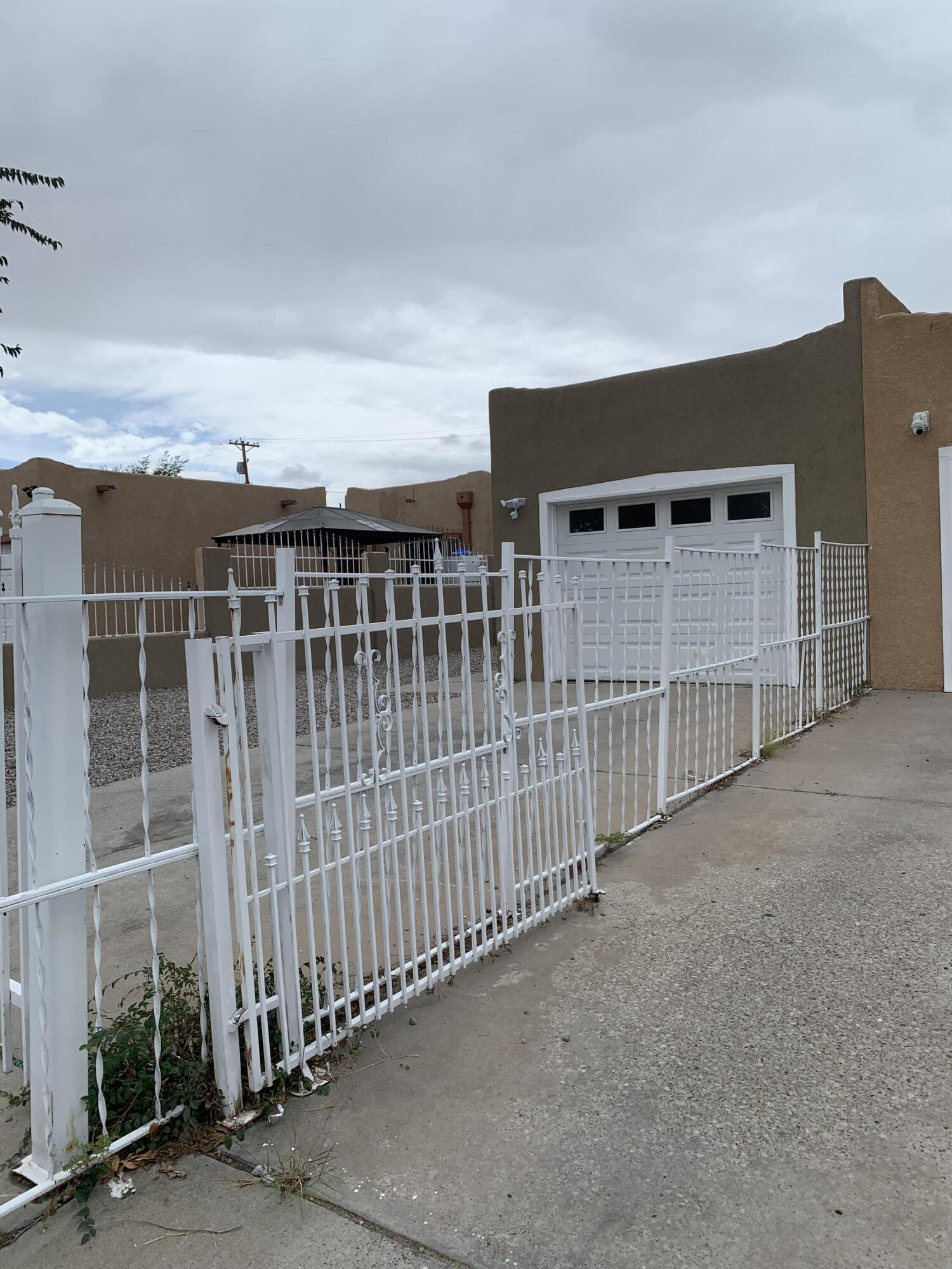 533 ALCAZAR Street SE