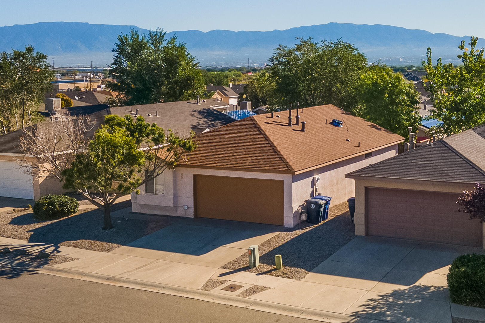 208 CALLE DEL REY SW