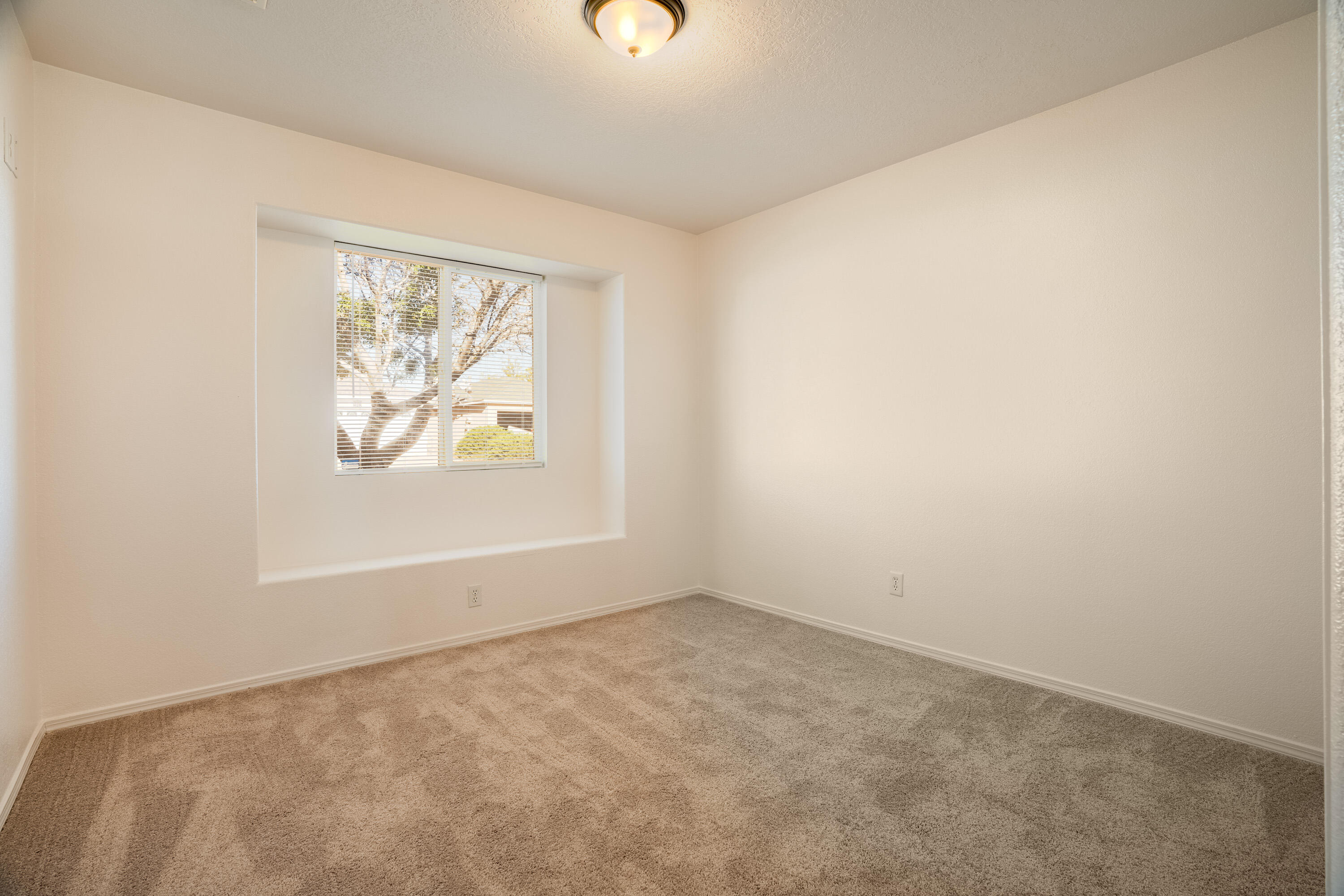 208 CALLE DEL REY SW