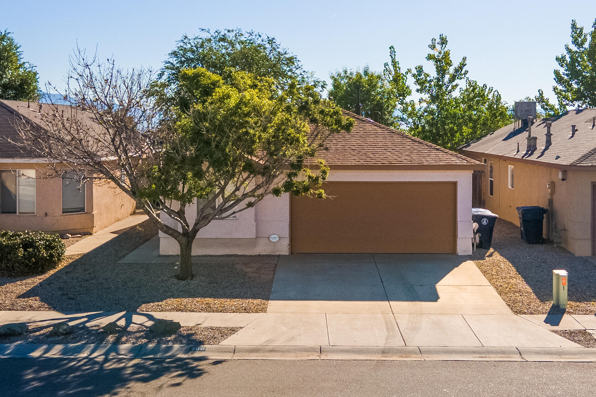 208 CALLE DEL REY SW