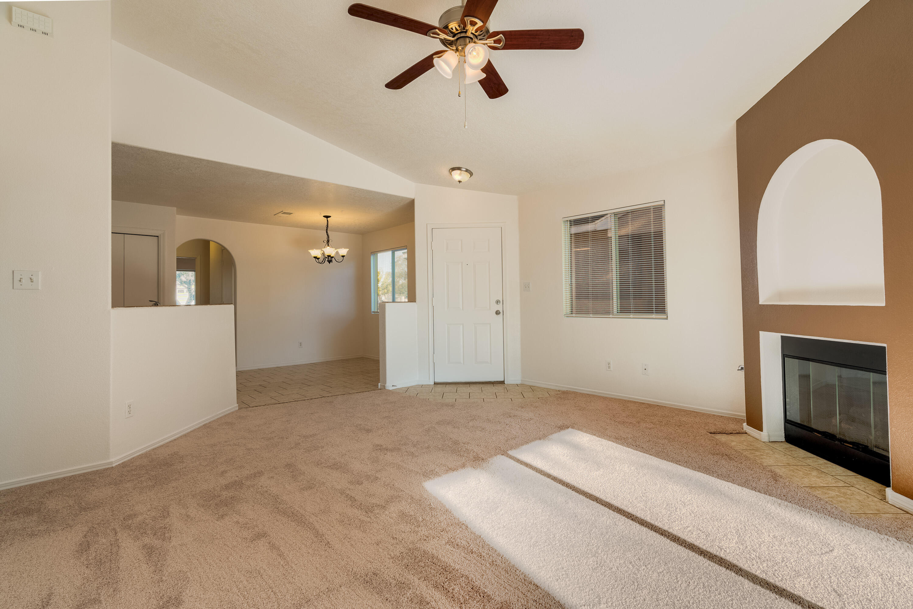 208 CALLE DEL REY SW