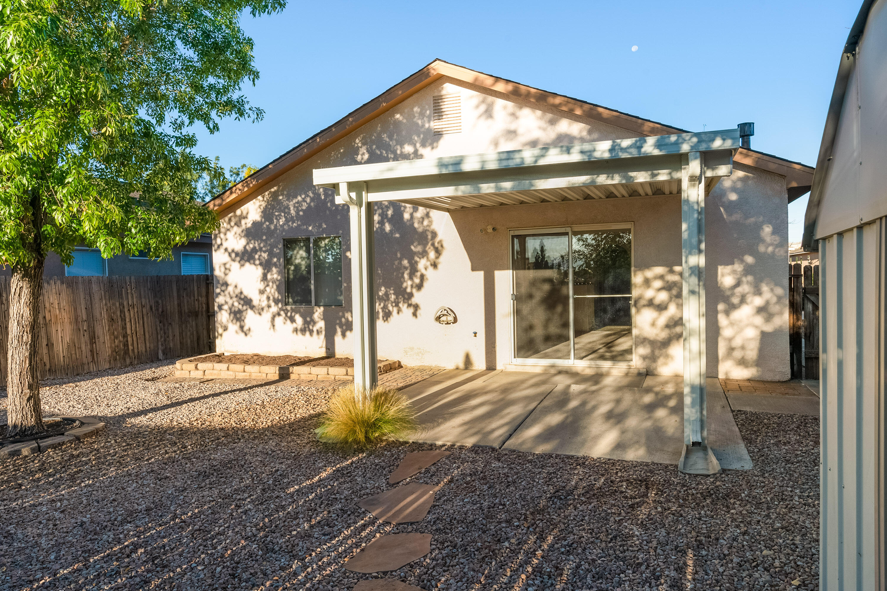 208 CALLE DEL REY SW