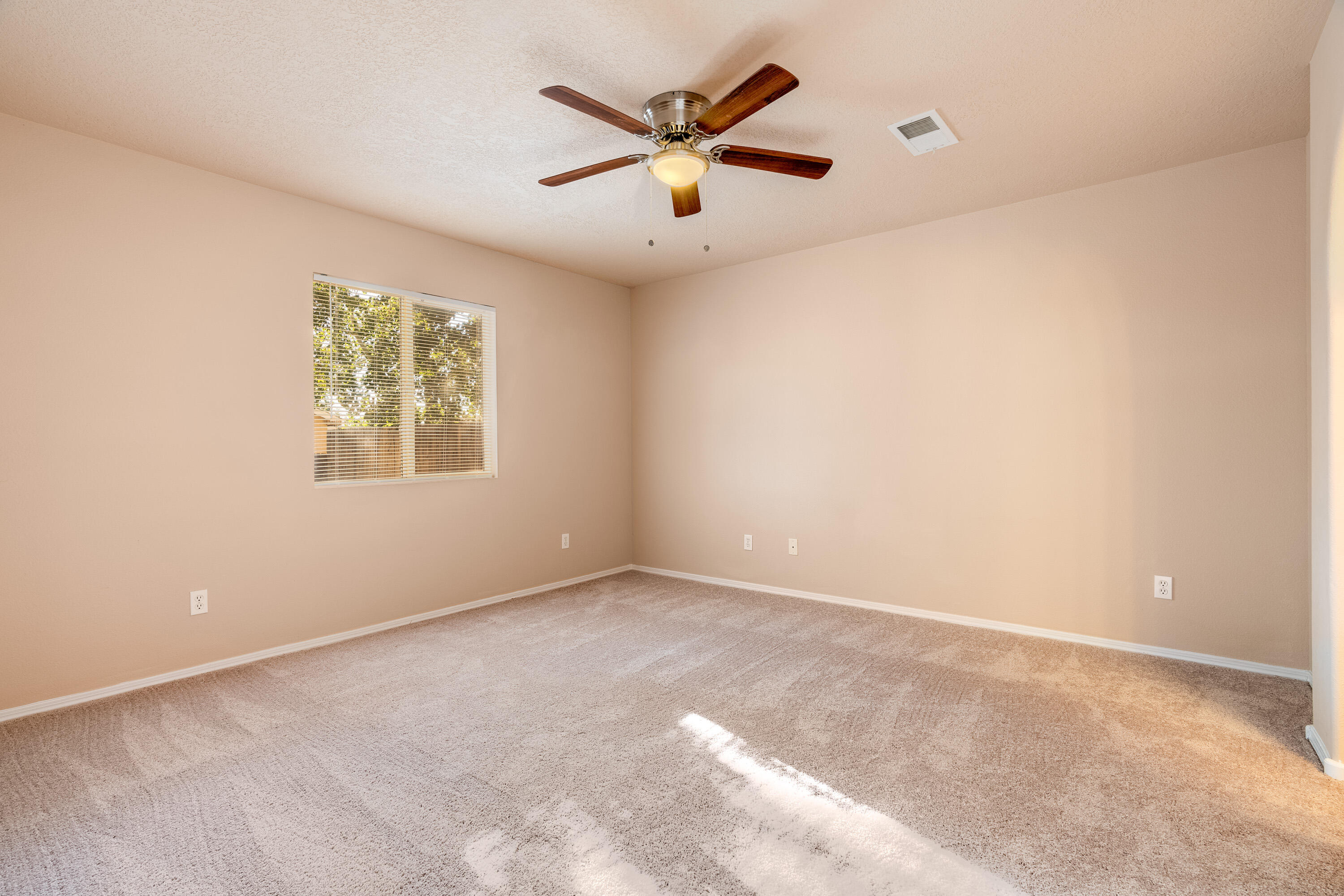 208 CALLE DEL REY SW
