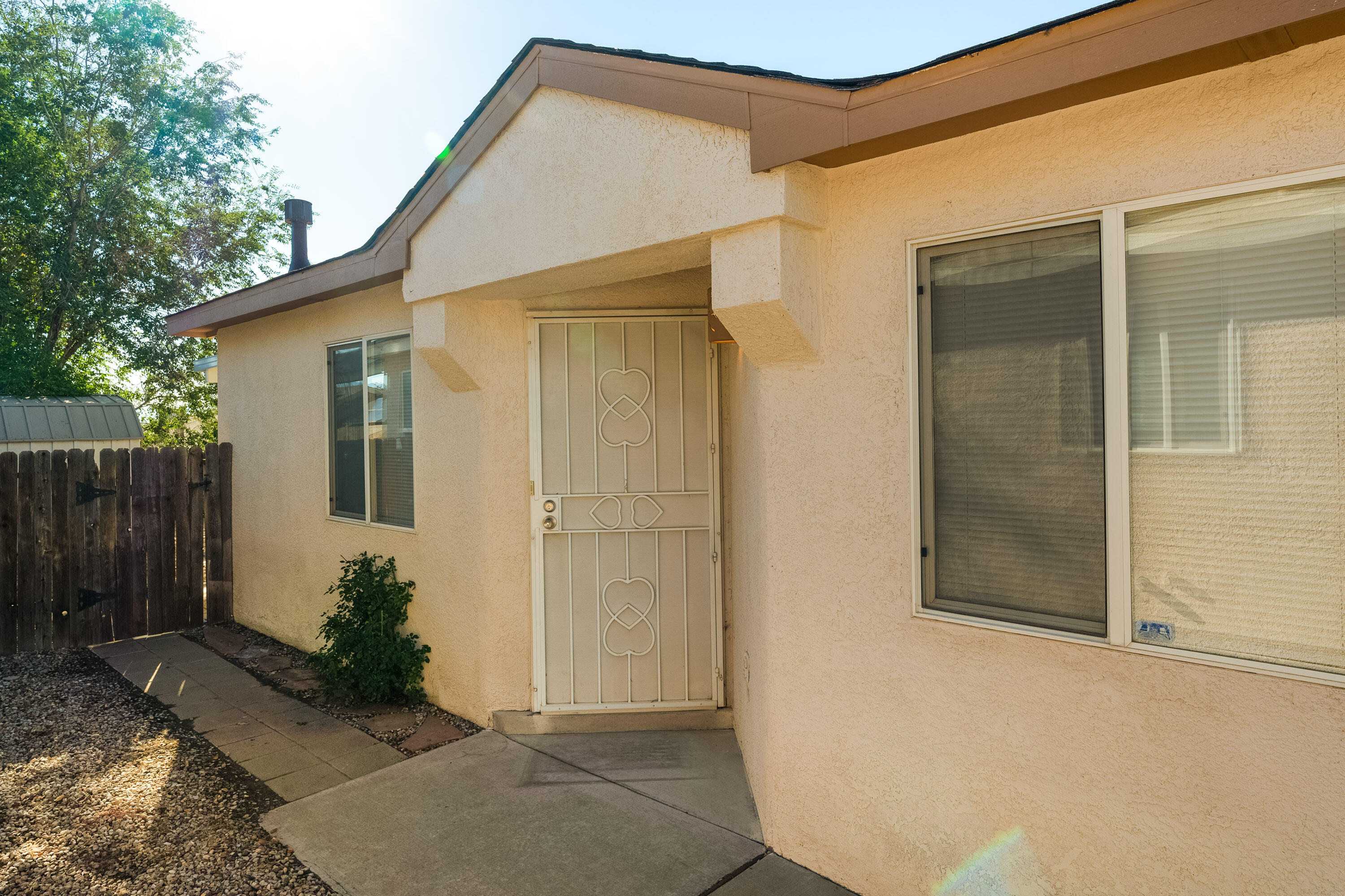208 CALLE DEL REY SW